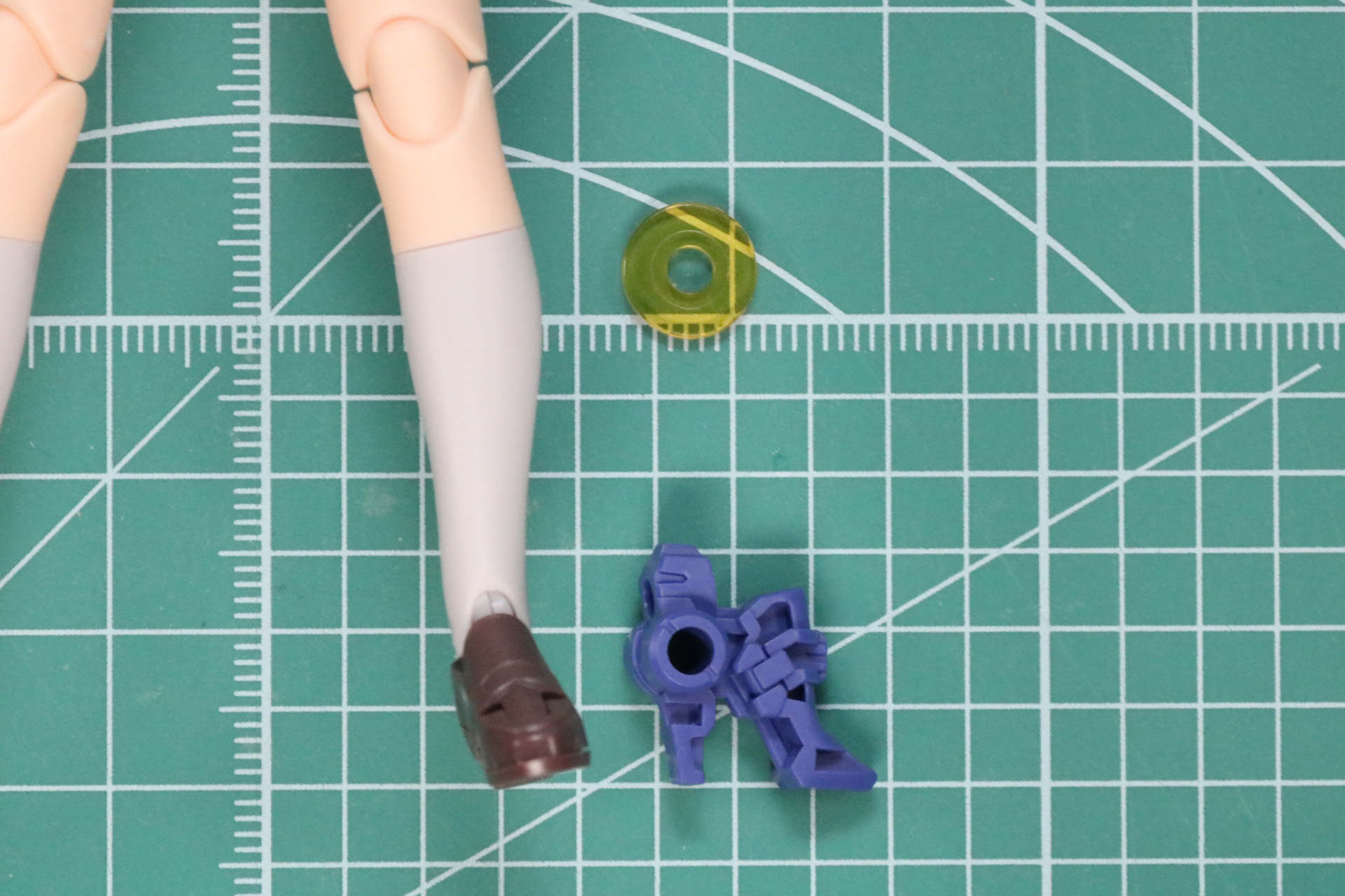 リストパーツの追加と足先パーツの付け替え