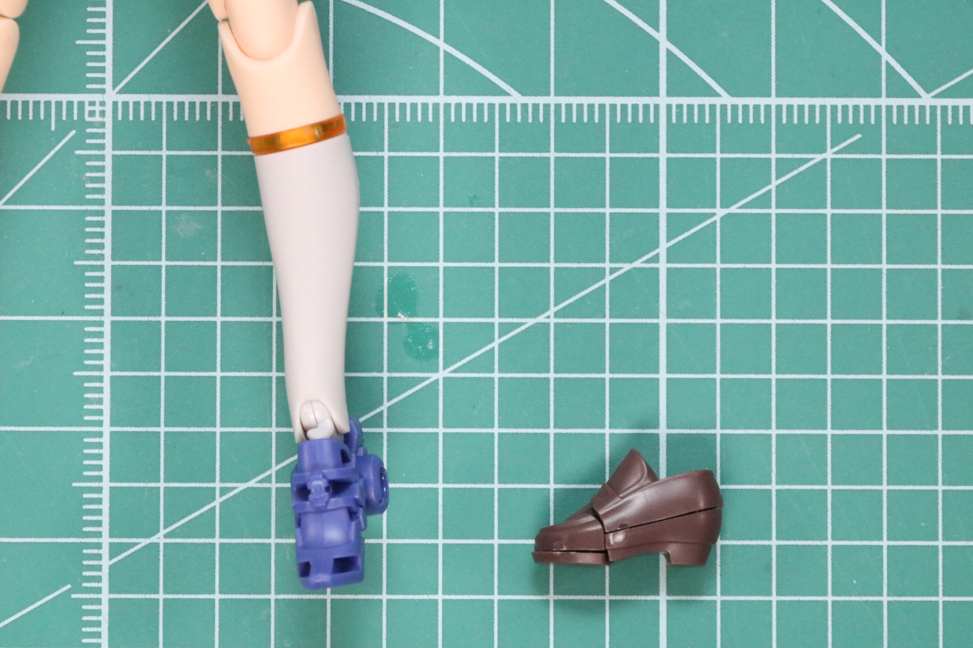 リストパーツの追加と足先パーツの付け替え