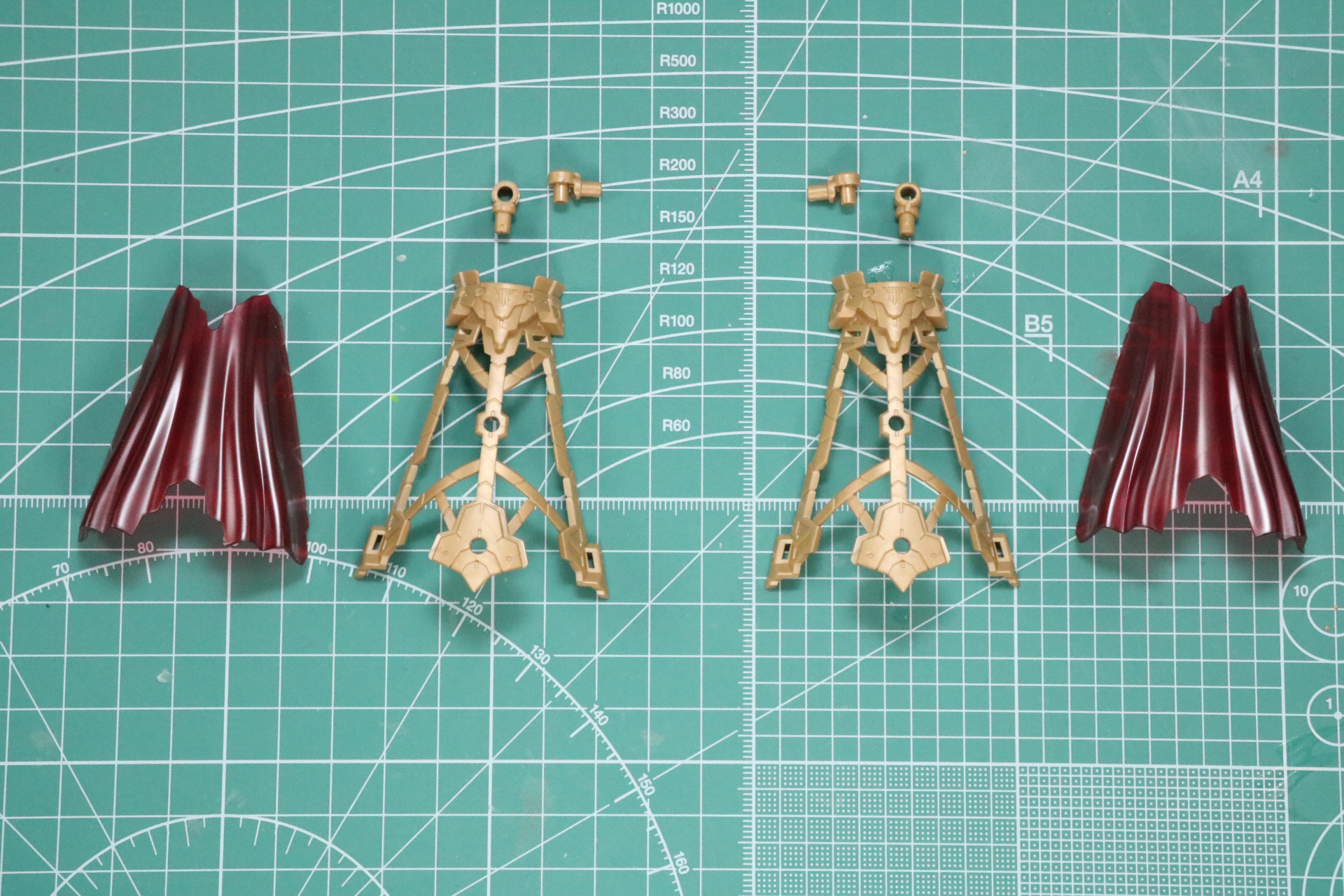 マントパーツ組み立て