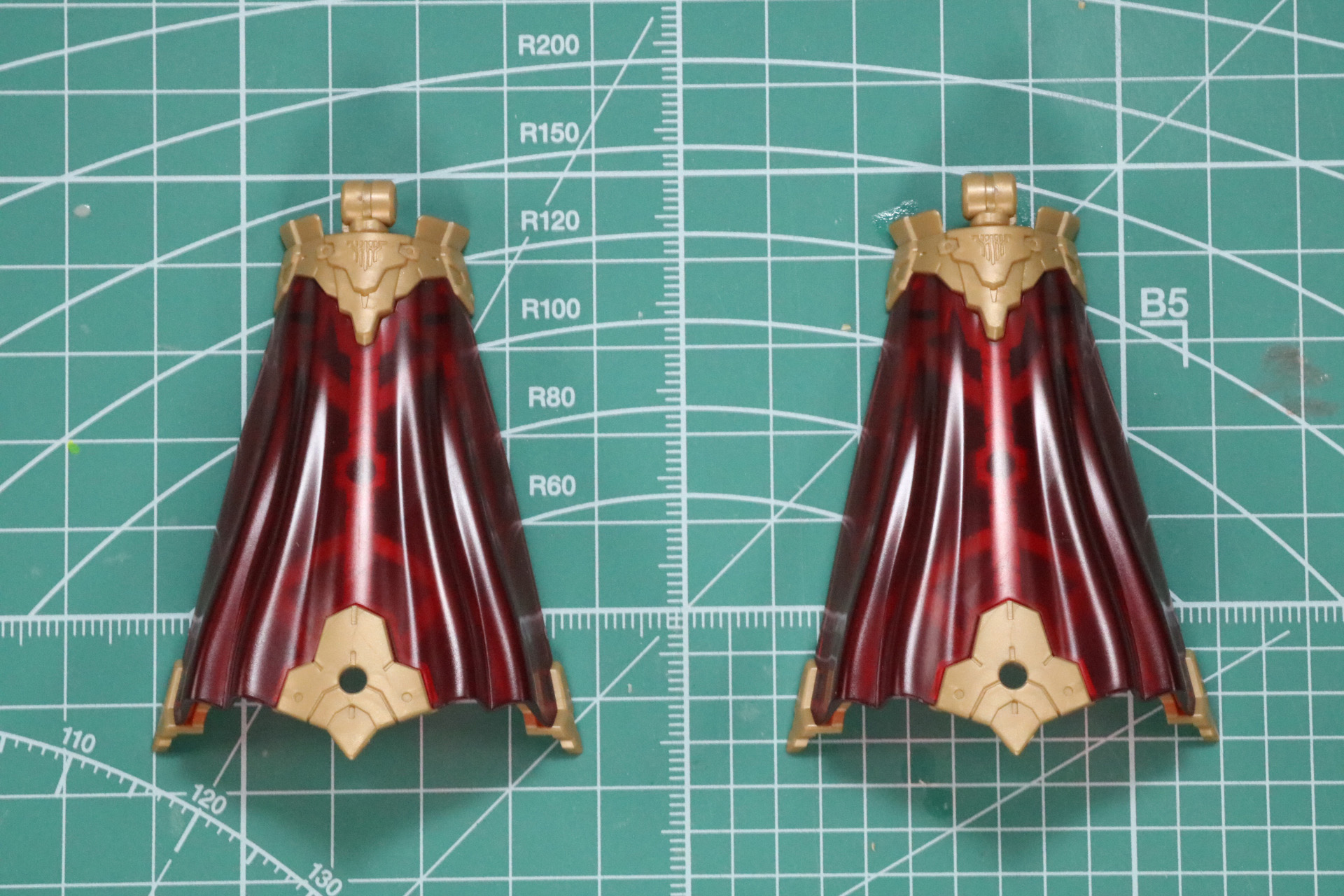 マントパーツ組み立て