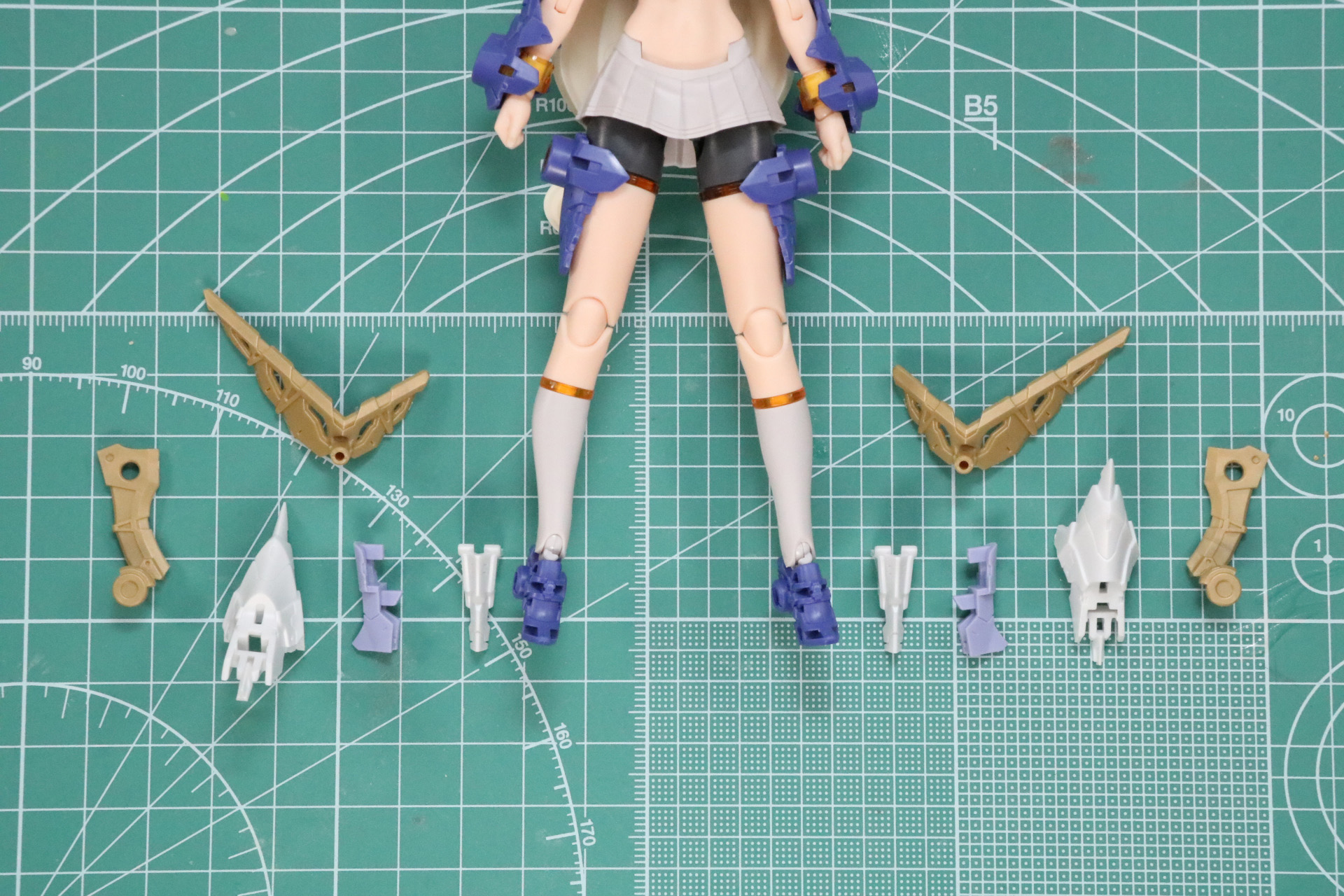 足先のアーマーパーツ追加。脛のリストパーツを外す