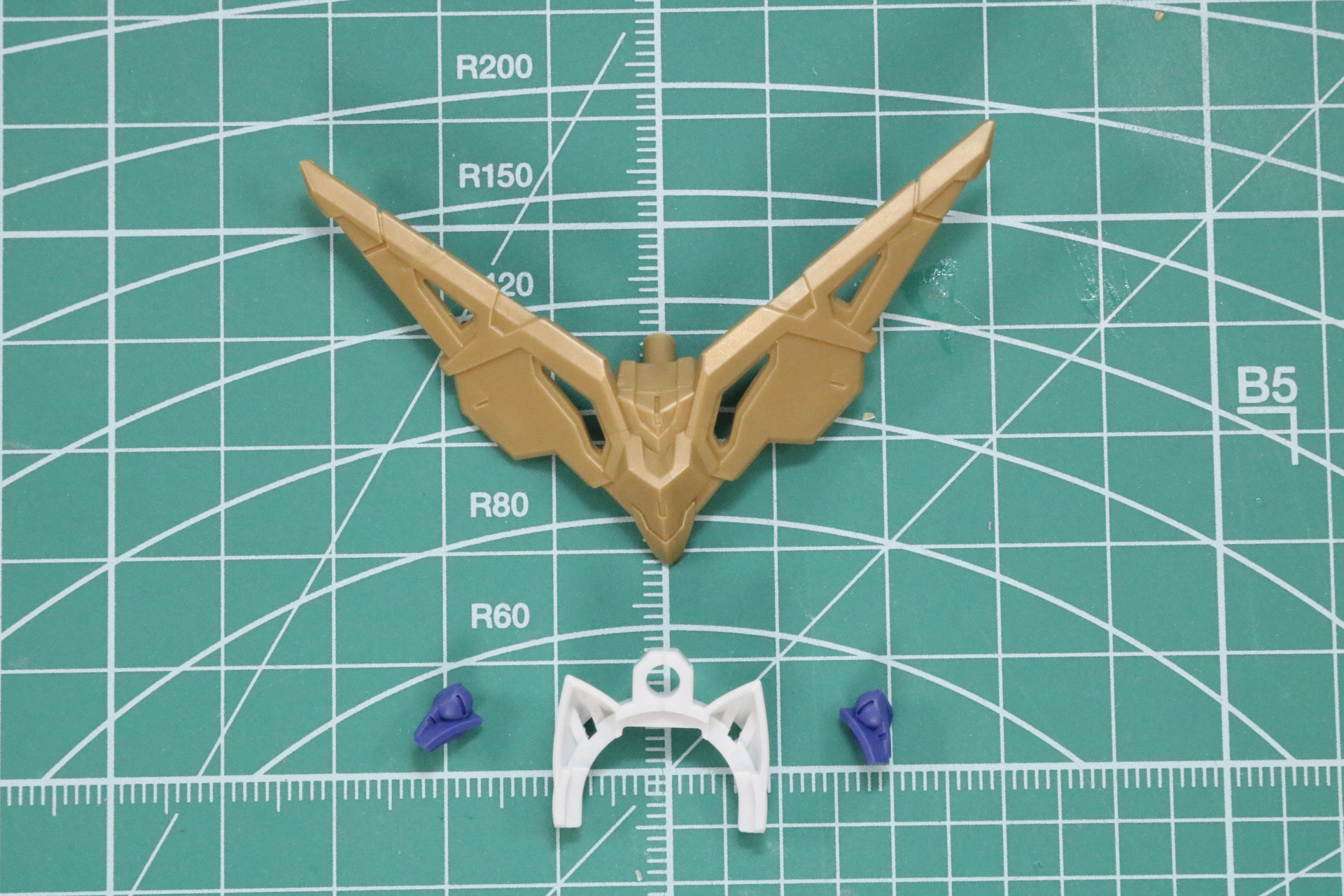 頭部の飾り付きカチューシャパーツ