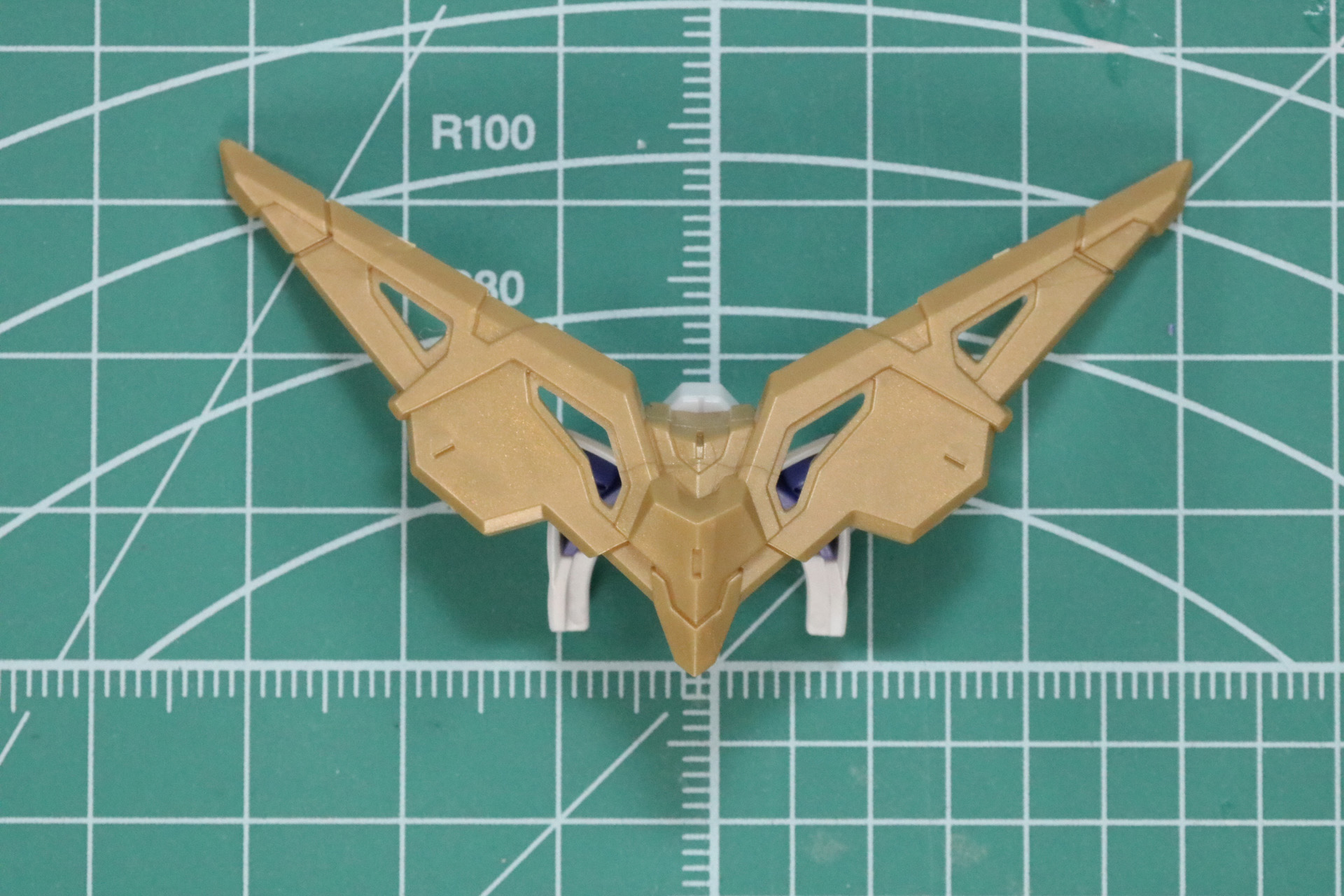 頭部の飾り付きカチューシャパーツ