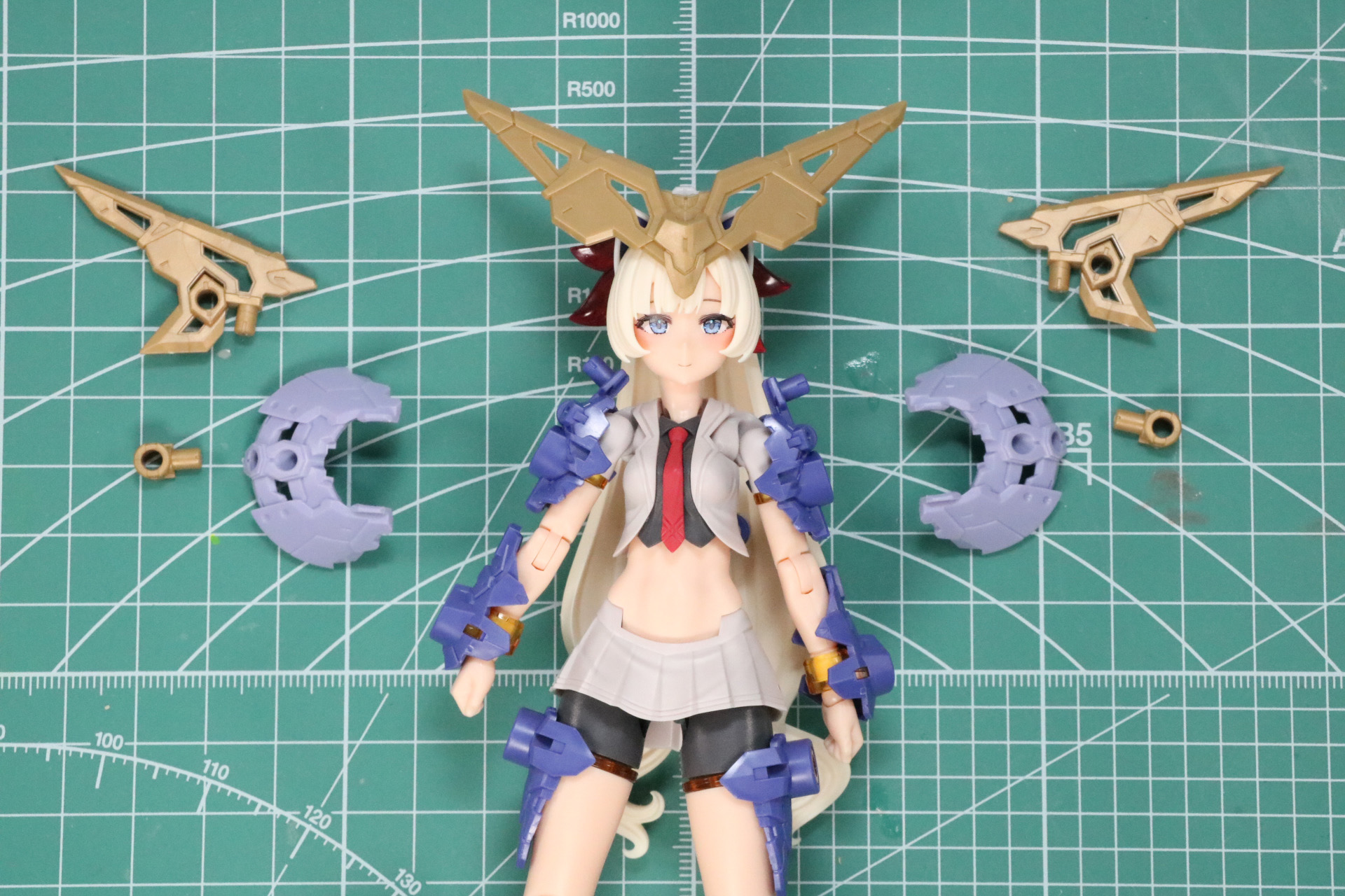 肩に存在感あるアーマーを追加