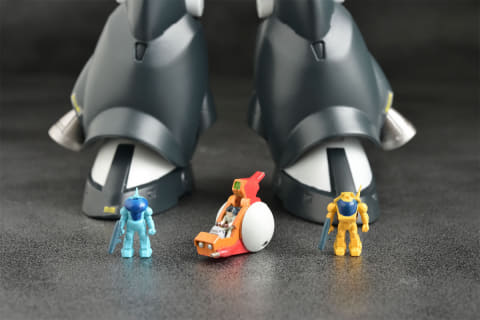 エヴォリューショントイ、「メタル・アクション バイファム フル