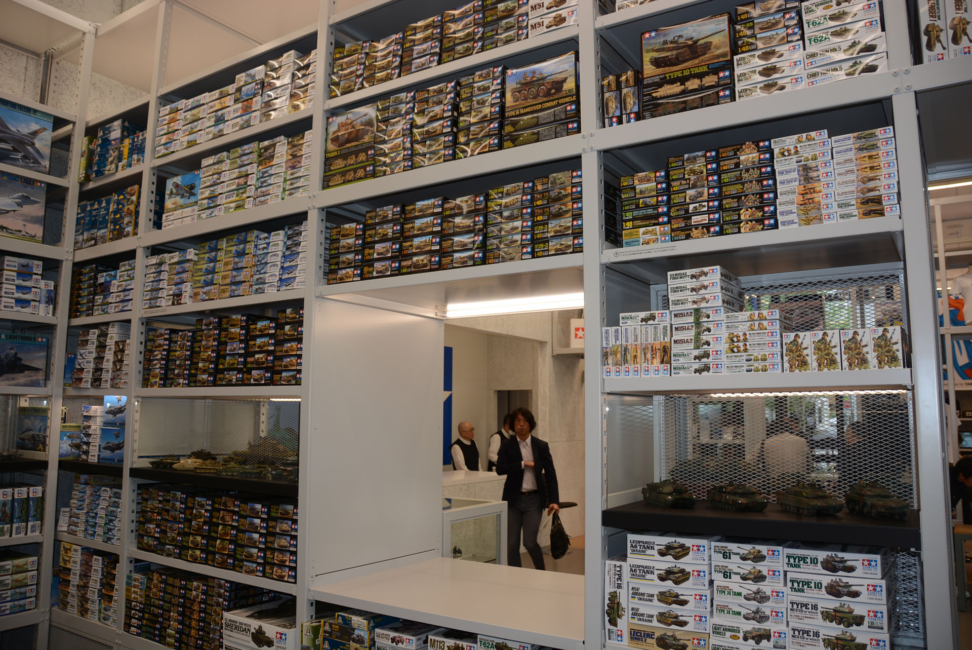 ミリタリーは非常に充実している