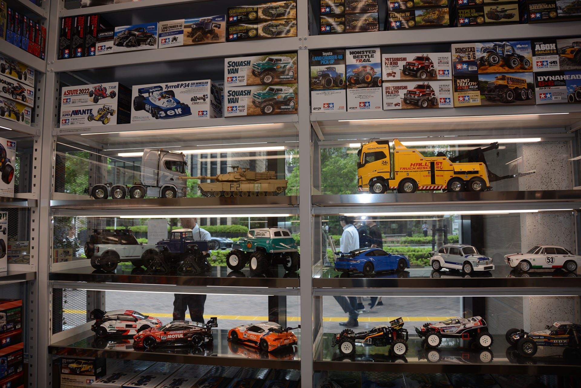 オフロード、ツーリング、戦車にトラックとRCも充実