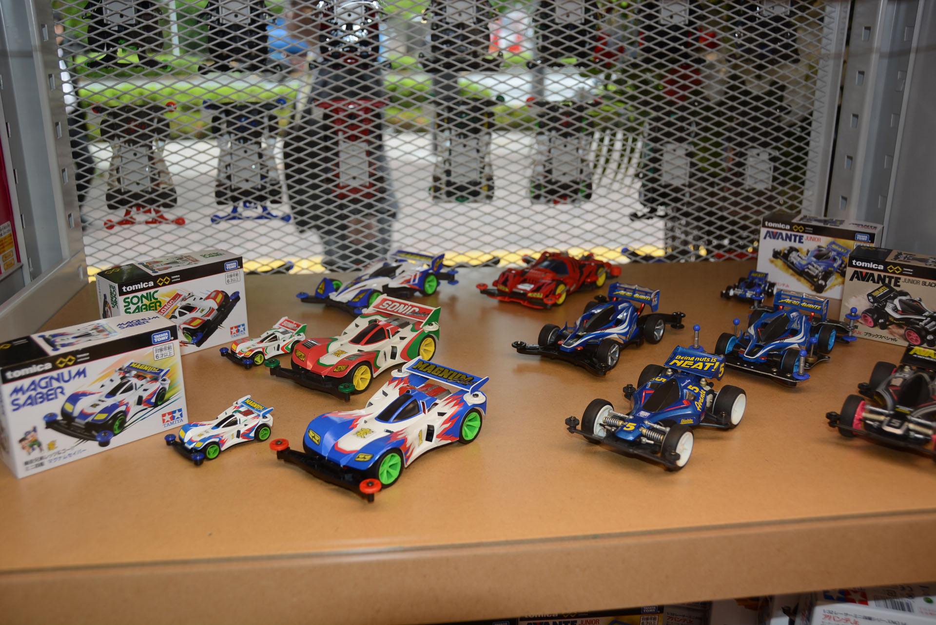 限定品、復刻品など、ミニ四駆も充実
