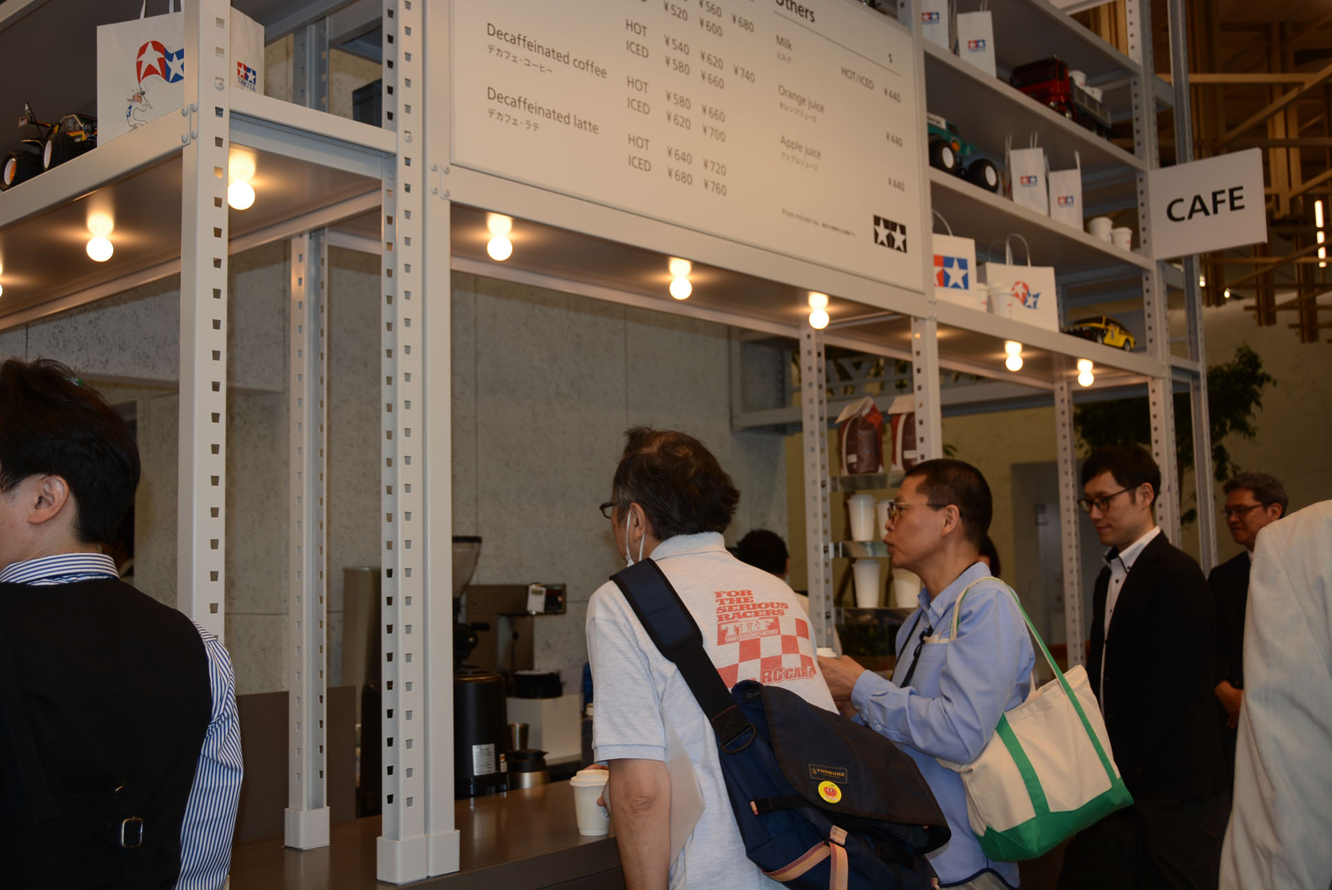 ノンカフェインコーヒーも販売