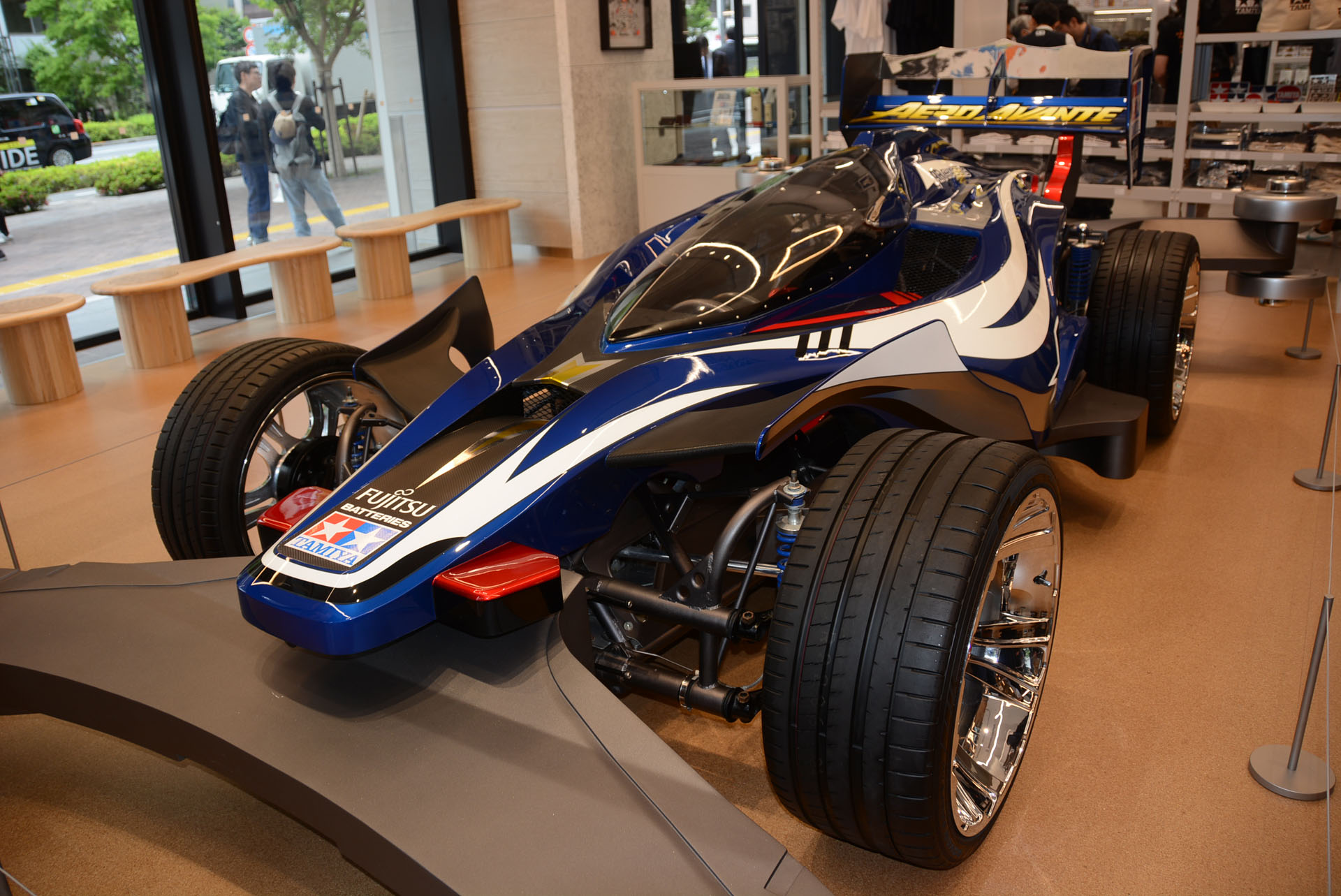 「1/1 ミニ四駆 エアロアバンテ」