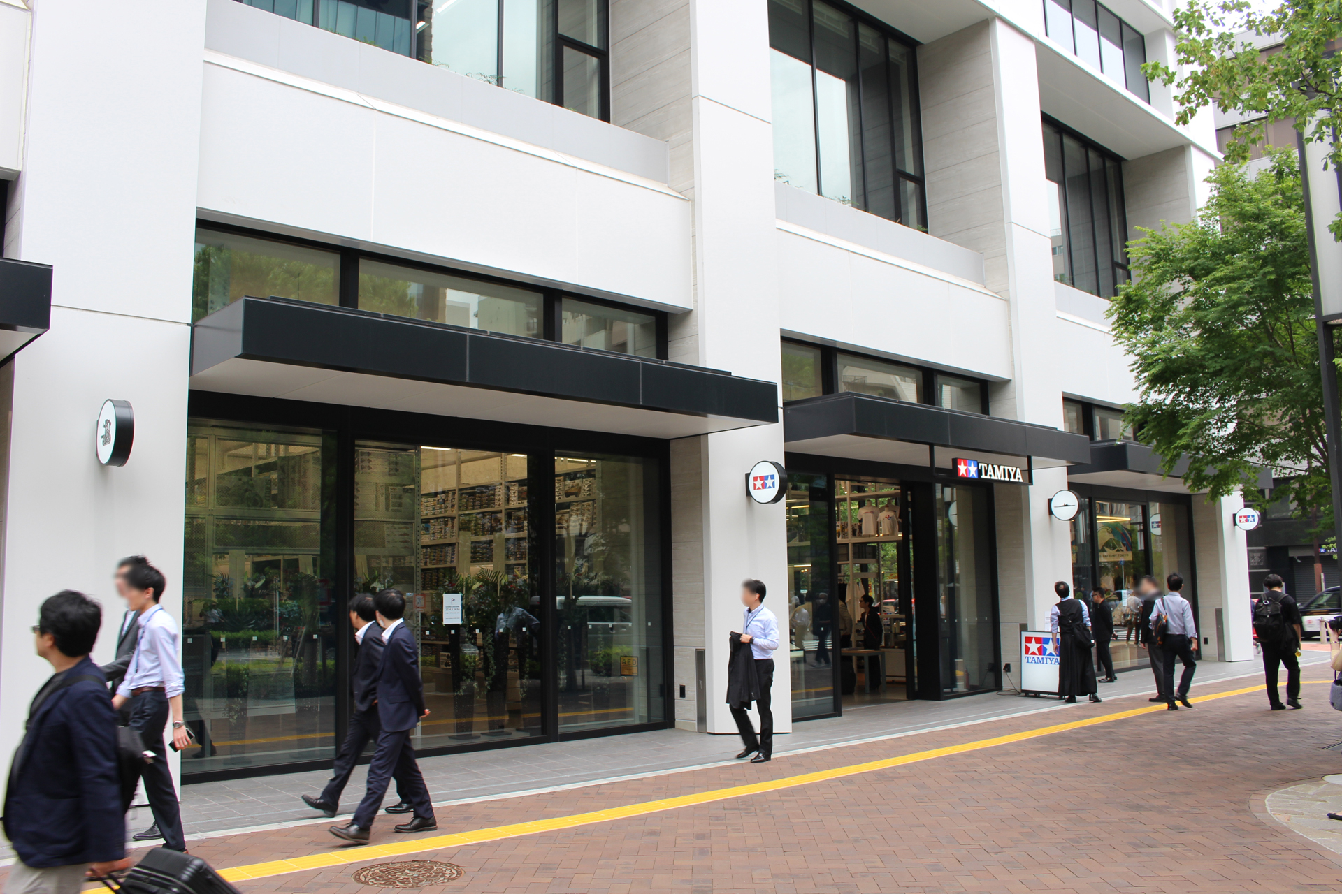 「TAMIYA PLAMODEL FACTORY TOKYO」。JR新橋駅烏森口、東京メトロ銀座線新橋駅8番出口から徒歩5分。旧店舗のちょうど向かい側にある