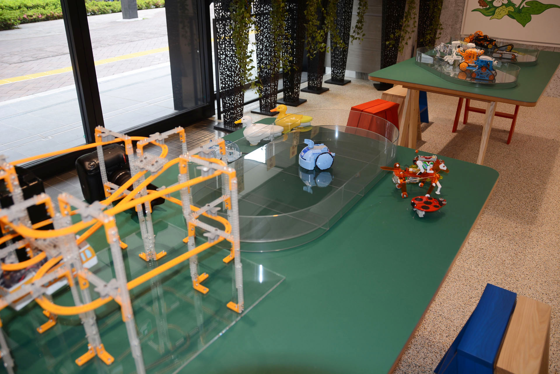 内覧会で展示に使われていたテーブルは、作業テーブルとして使われることもあるそうだ