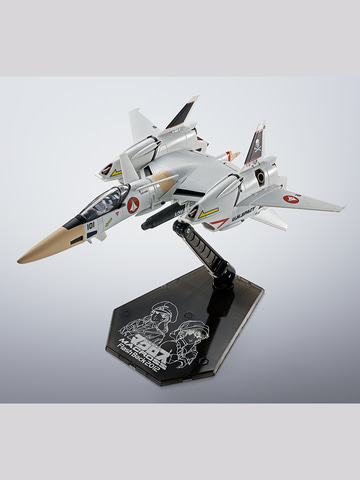 OVA「超時空要塞マクロス Flash Back 2012」より「VF-4