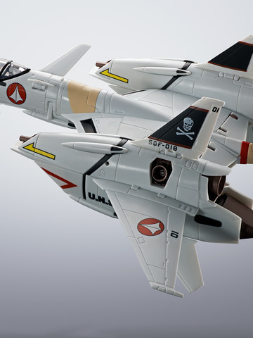 OVA「超時空要塞マクロス Flash Back 2012」より「VF-4