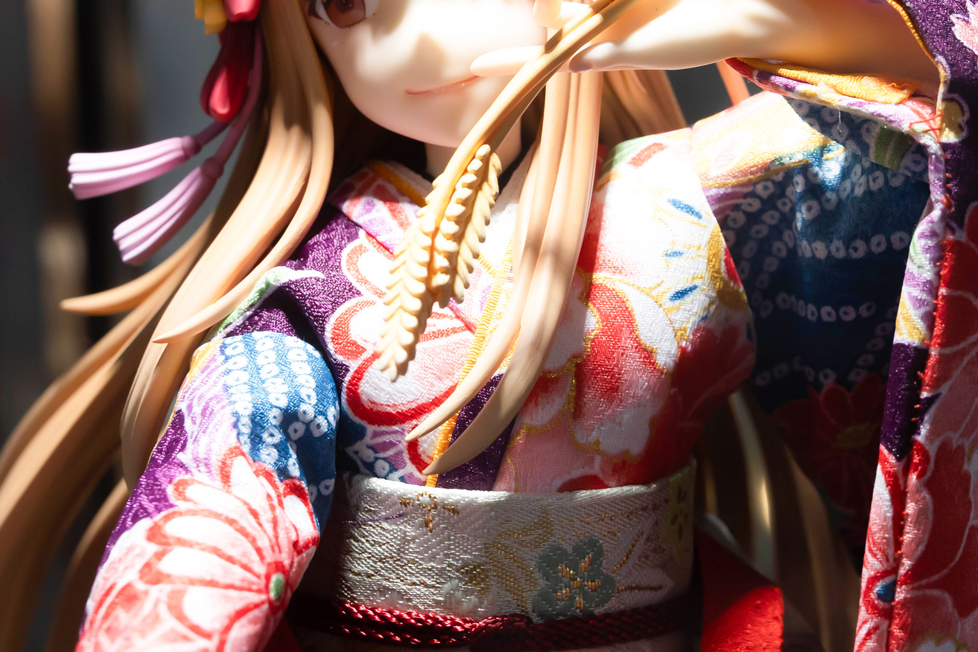 吉徳の真骨頂ともいえる着物は、さすがの美しさだ