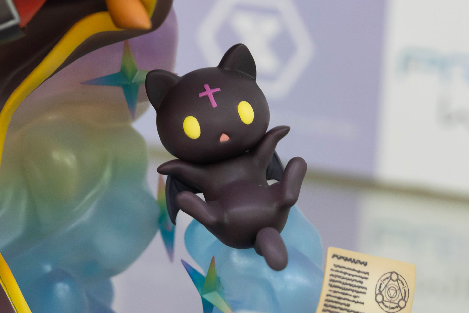 めぐみんの使い魔であるちょむすけも一緒にフィギュア化!?