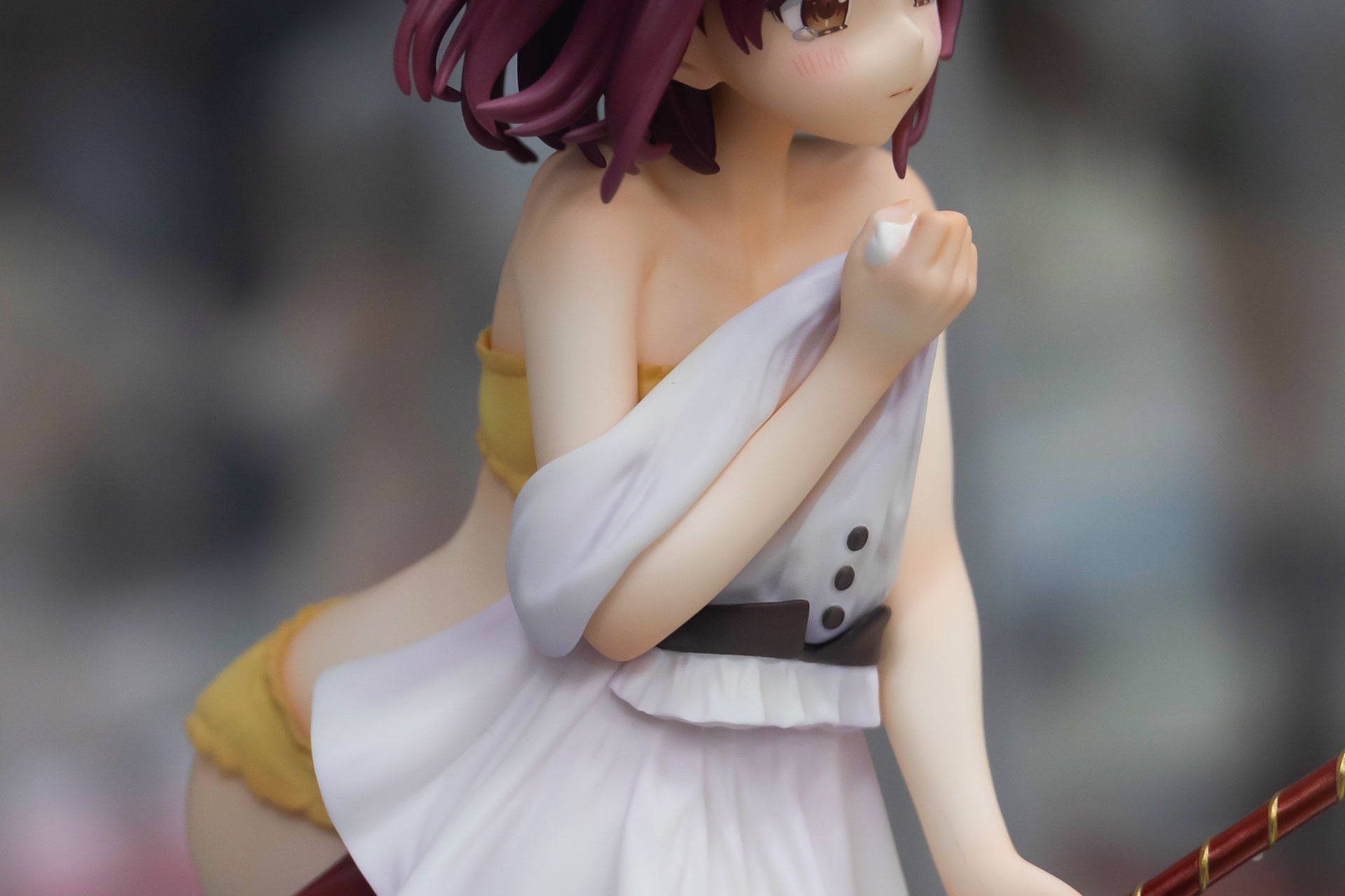 少し側面側から見ると、ほとんど着てないことがわかる