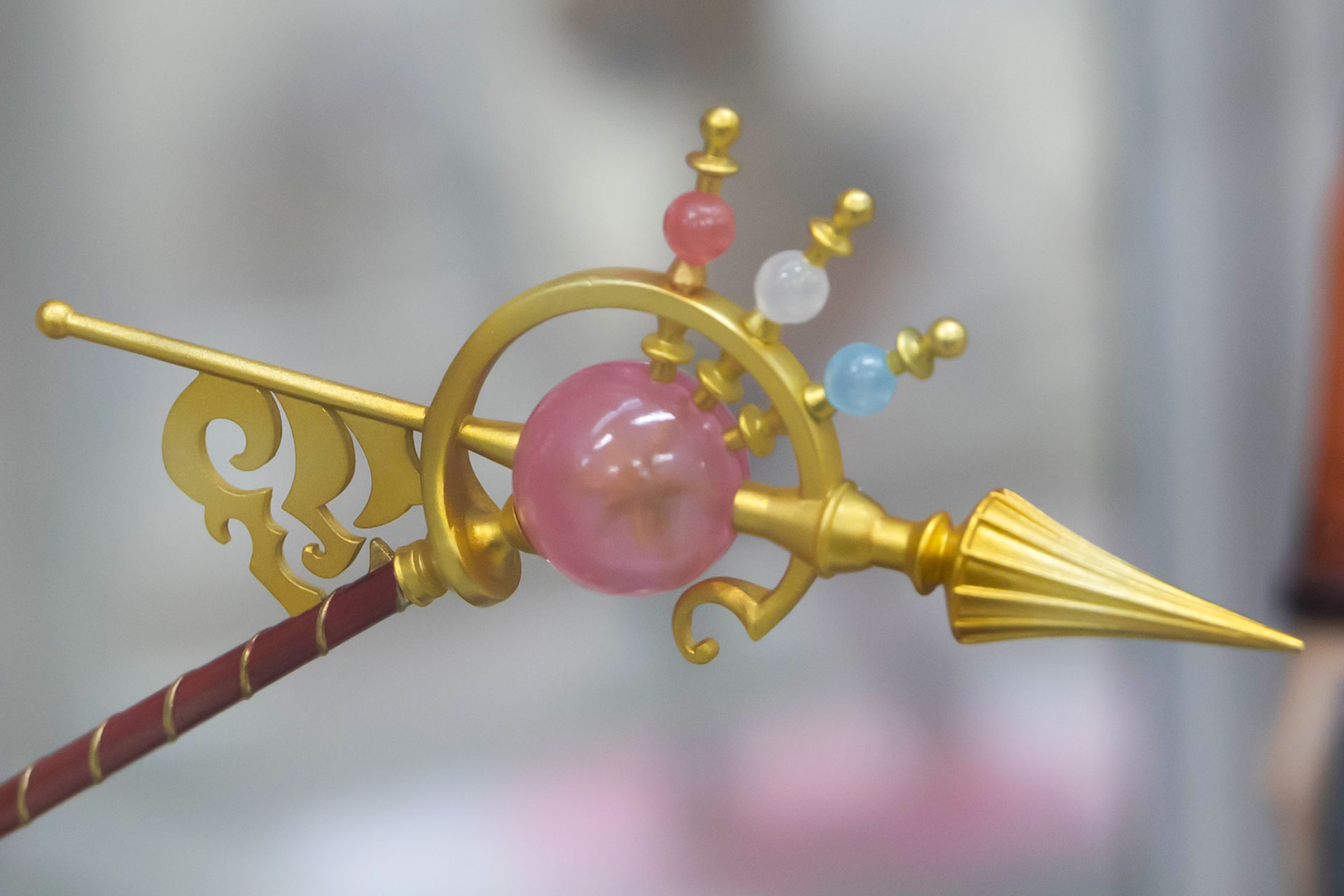 杖の部分にはクリアパーツが採用されており、カラフルな仕上がりだ