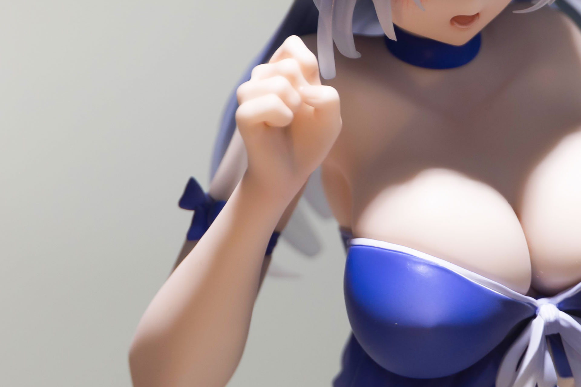 柔らかそうな手など、肌の質感もよく出ている
