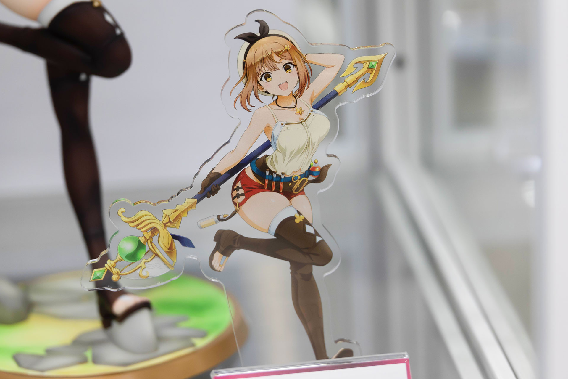 アニプレックスオンライン限定特典として、アクリルスタンドが付属している