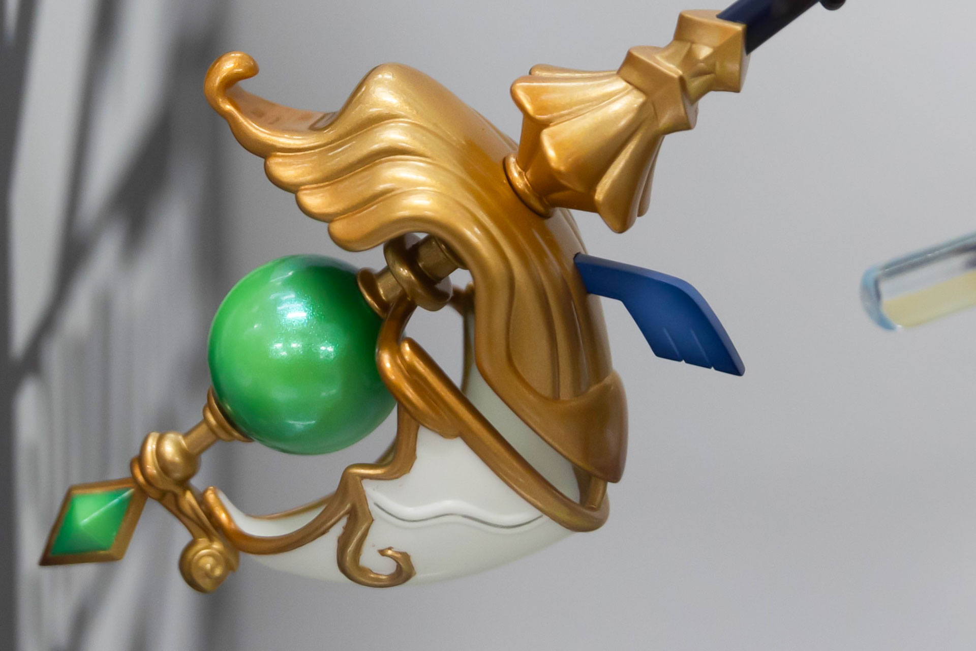 ライザが手に持っているグリムクォーツはかなり細かく造形されている