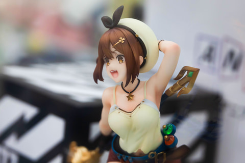 【新品】 ライザリン・シュタウト サマーアドベンチャー！ フィギュア　おまけ付き アニメ「ライザのアトリエ ～常闇の女王と秘密の隠れ家