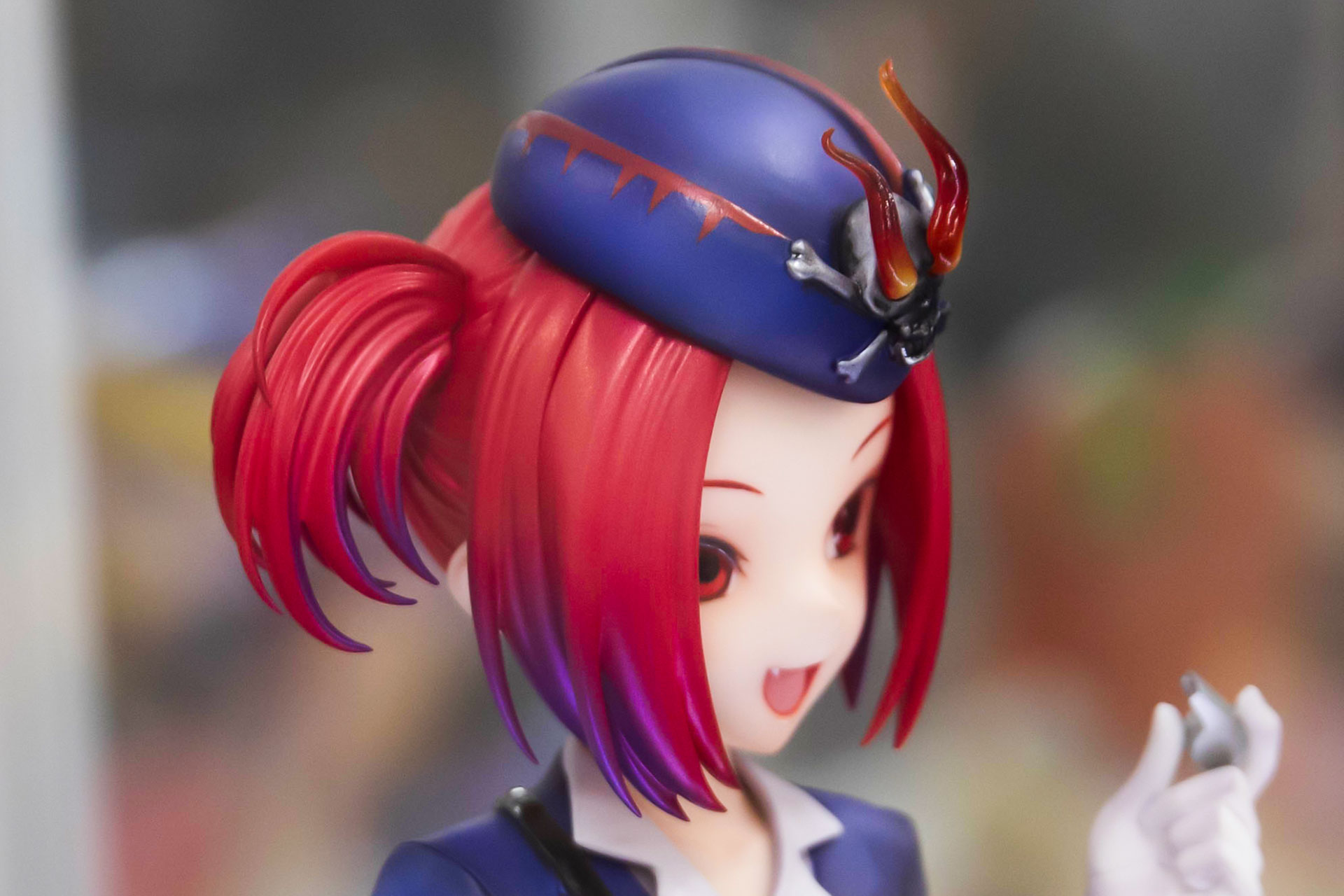 髪は若干グラデーションが掛かっている