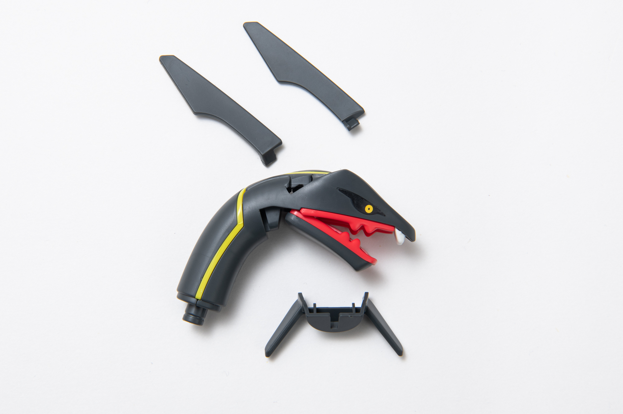 特徴的な４本の角を並べると「レックウザ」のイメージが湧いてくる