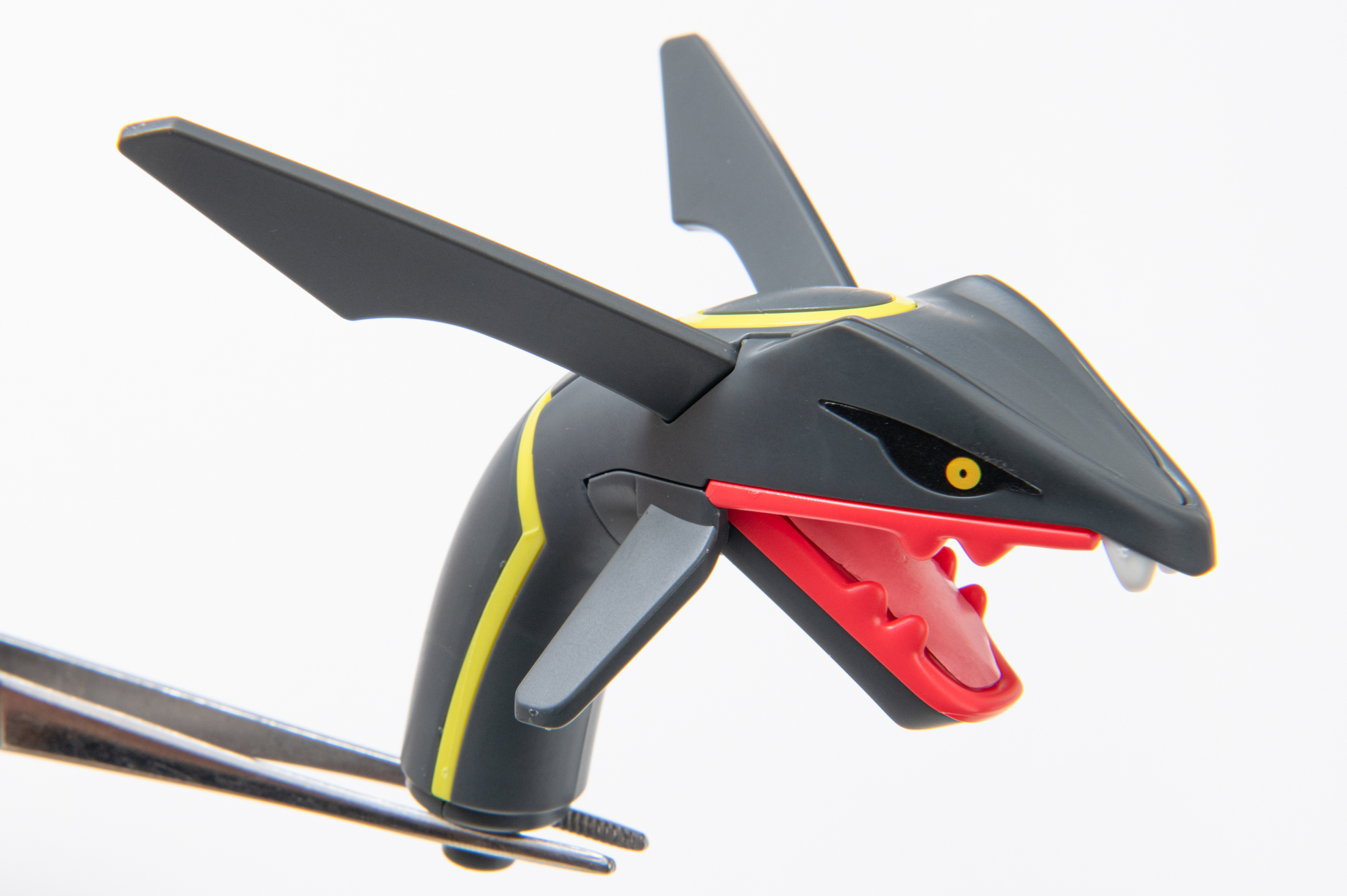 組み合わせることで迫力のある顔が完成