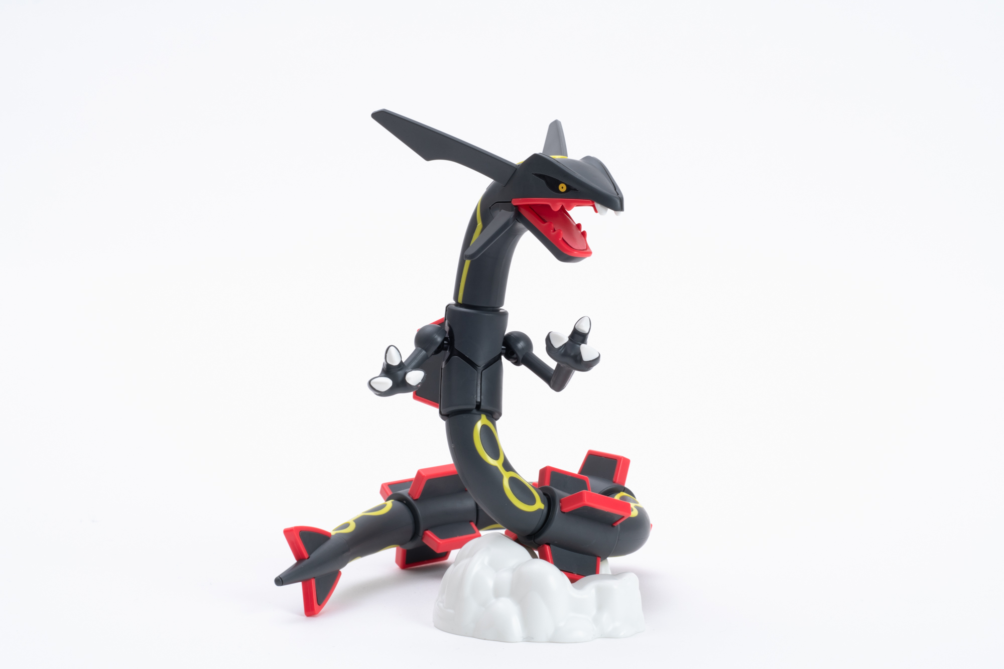 台座こみでのダイナミックなポージングも可能