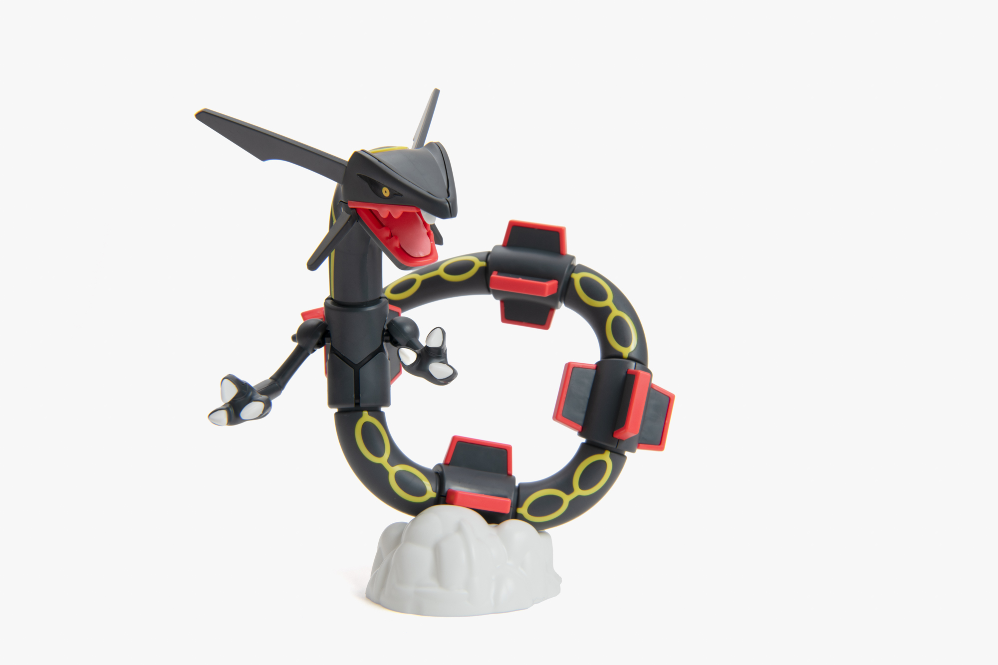 パーツ１つずつが可動するので自由なポージングが楽しめる