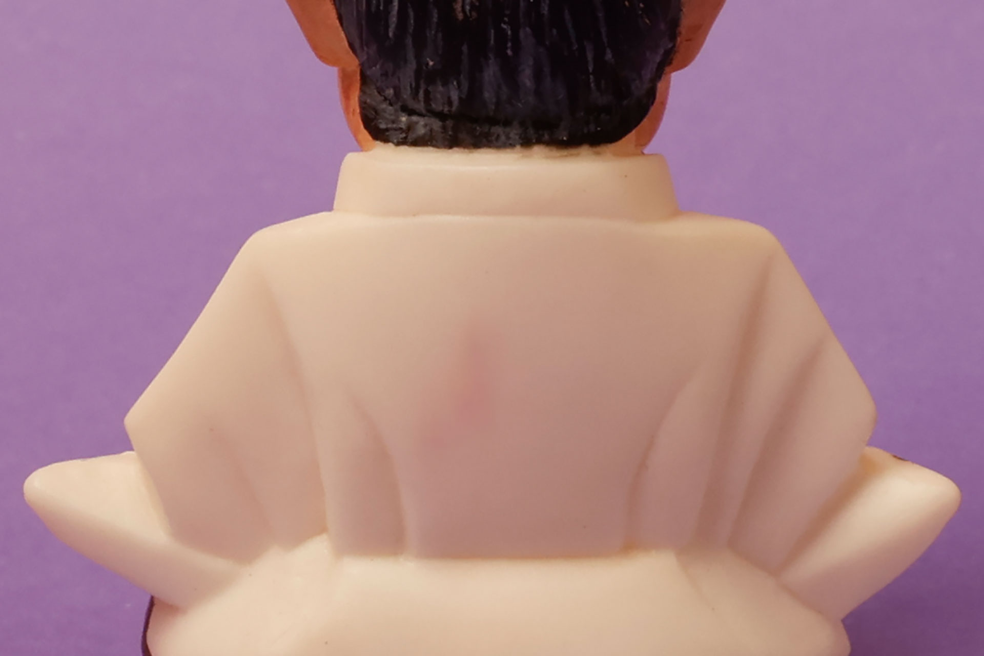 背中側には家紋などは一切描かれていない