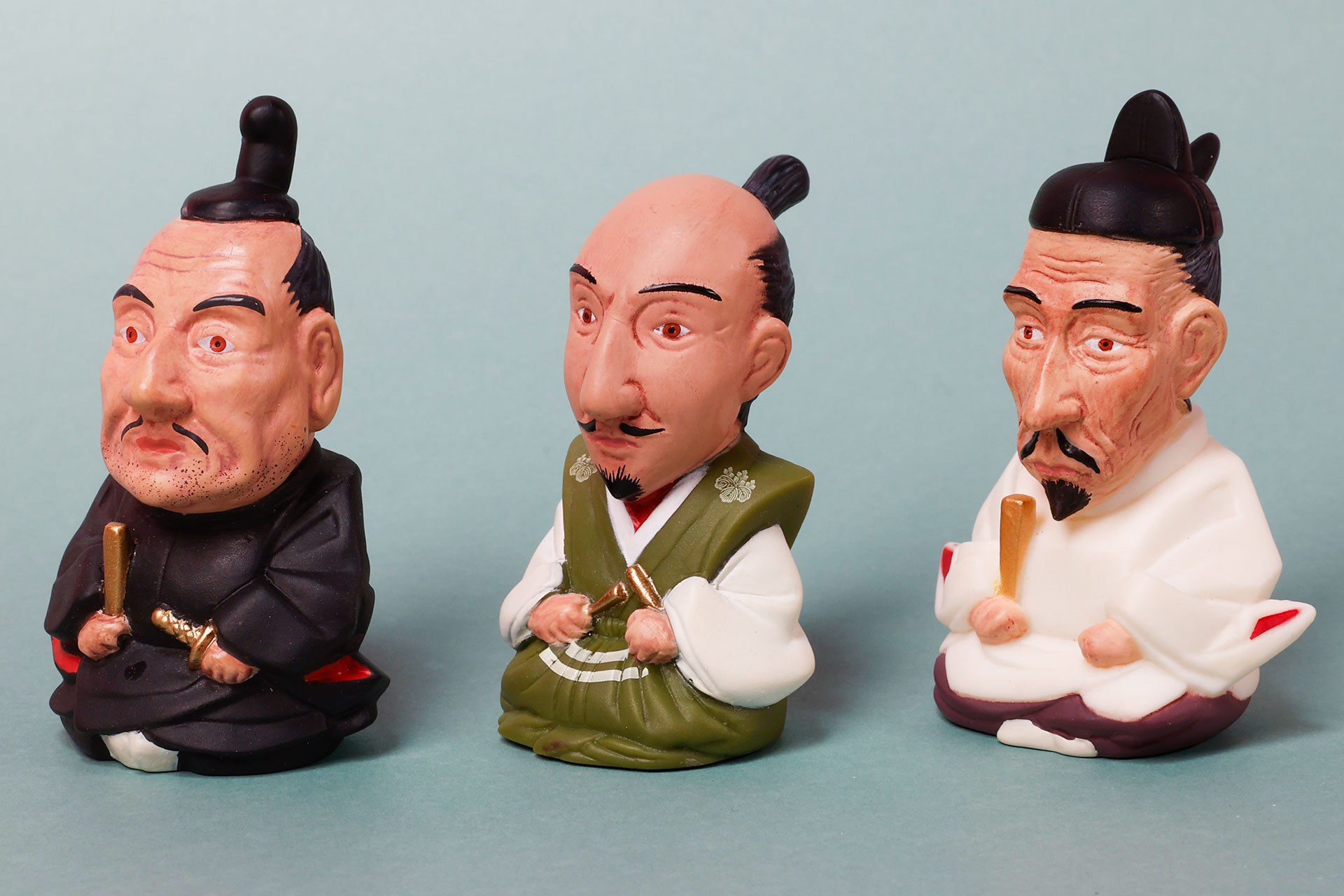 写真左から、徳川家康、織田信長、豊臣秀吉