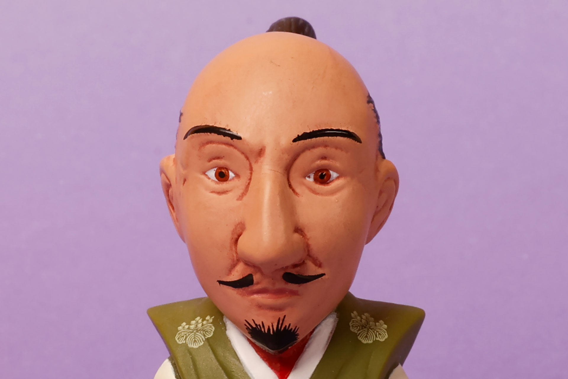 ソフビではあるが、筆のタッチもしっかりと表現されている