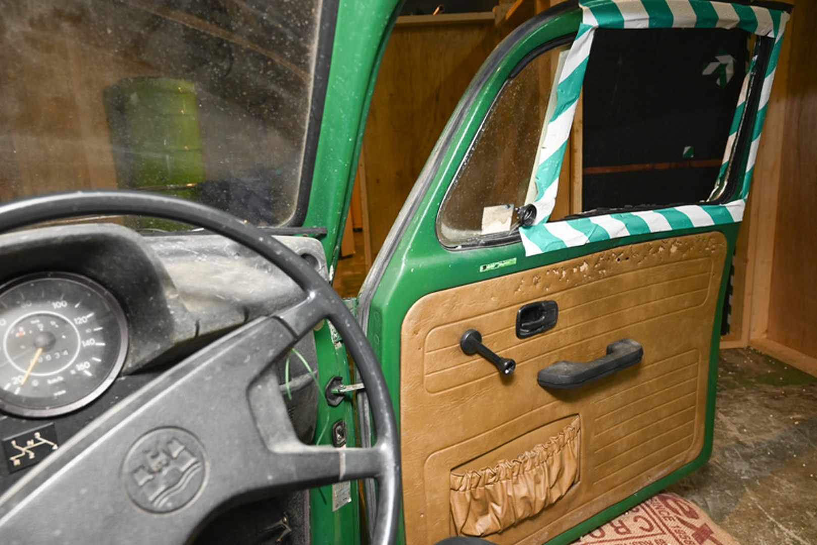 車を使った銃撃戦が可能。映画の中にいるような気分を味わえる