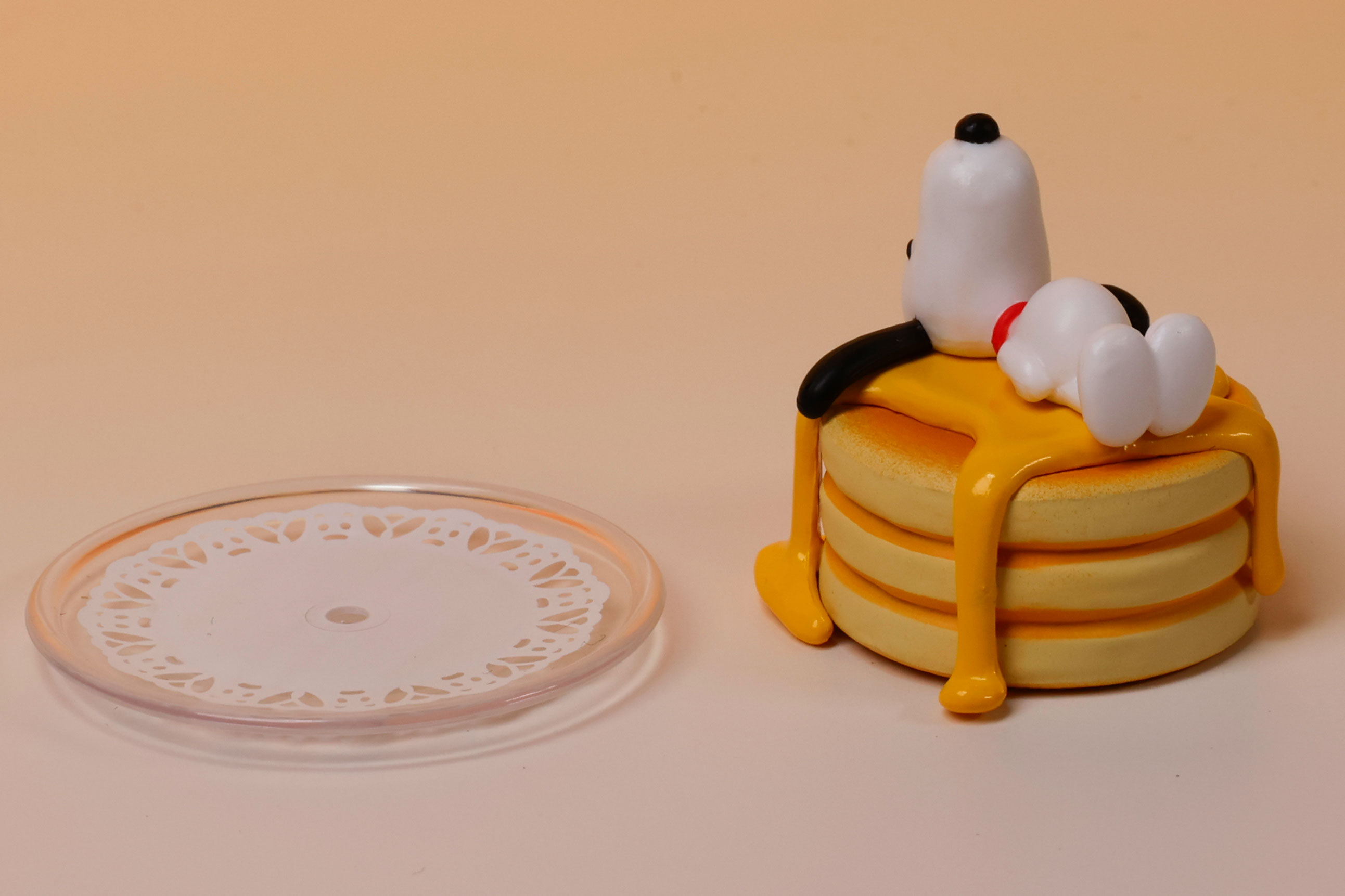 上に載せているだけなので皿は着脱可能だ