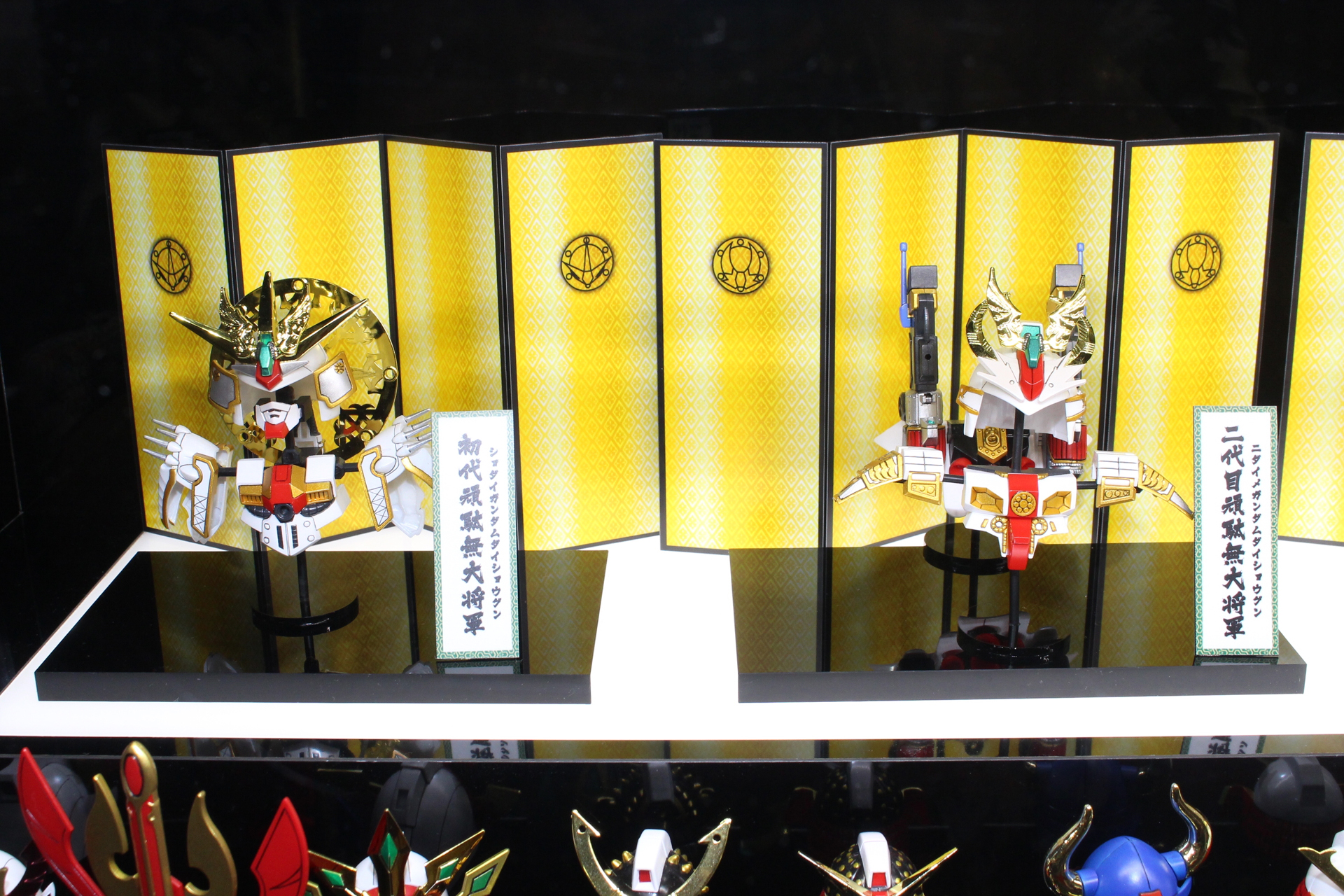 主役となる武者達はいないのに、実に画になる。五月人形の兜飾りにも見える