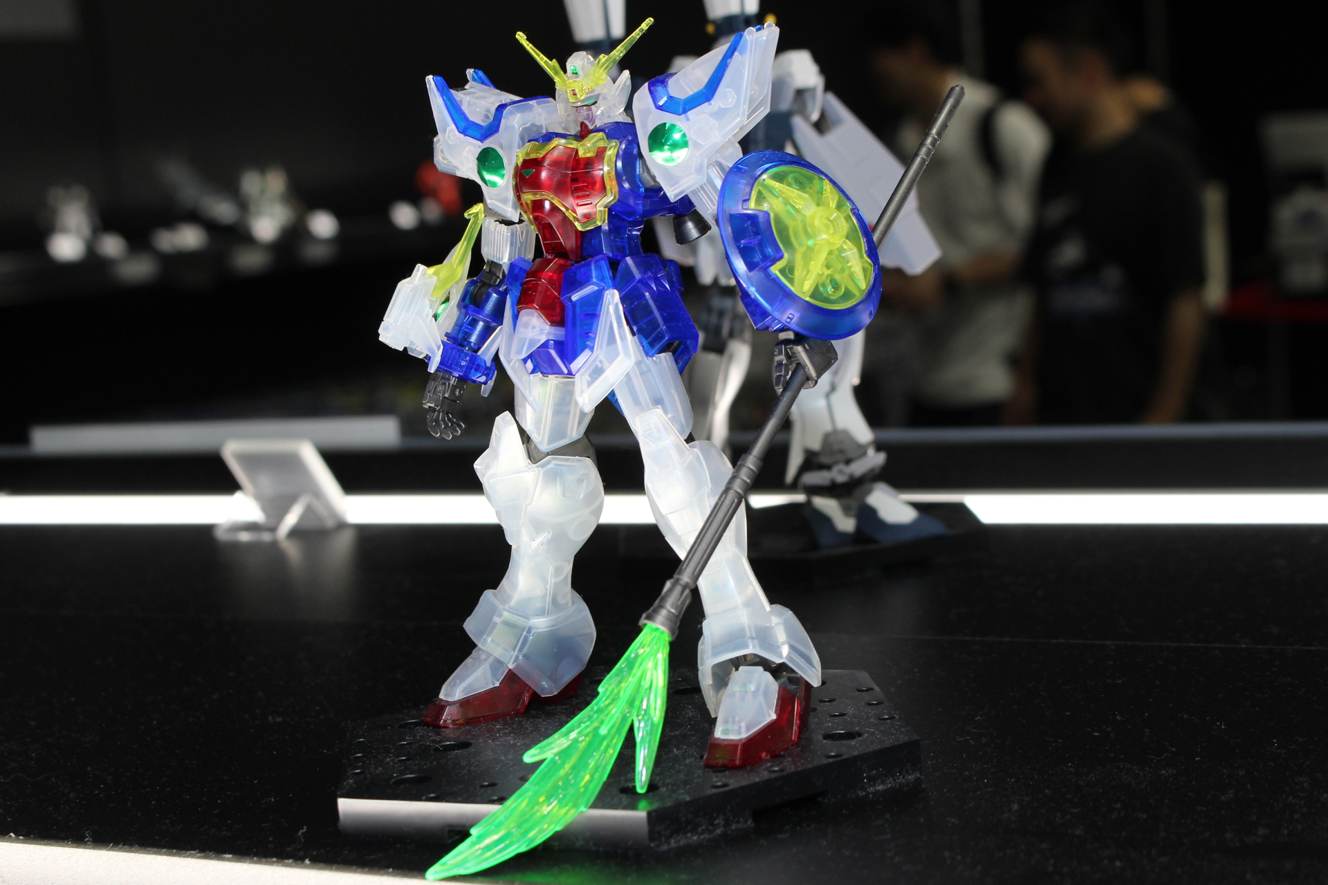 薙刀の形をしたビームグレイブ