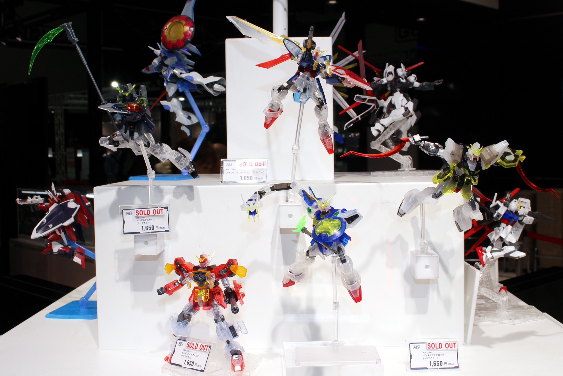 「機動戦士ガンダムW」の主役MSの5機がクリアタイプでも揃った。ただしシェンロンガンダム以外は品切れ中