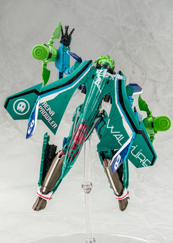 アオシマ、プラモデル「V.F.G. マクロスΔ VF-31A カイロス