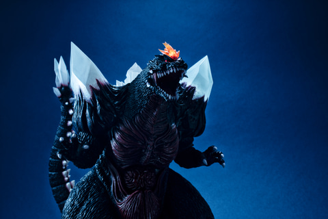 発光＆サウンドギミック搭載！ 「UA Monsters スペースゴジラ」が11月