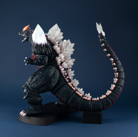 発光＆サウンドギミック搭載！ 「UA Monsters スペースゴジラ