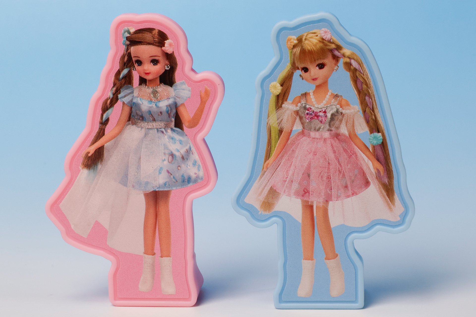 左がつばさちゃんで、右がリカちゃん