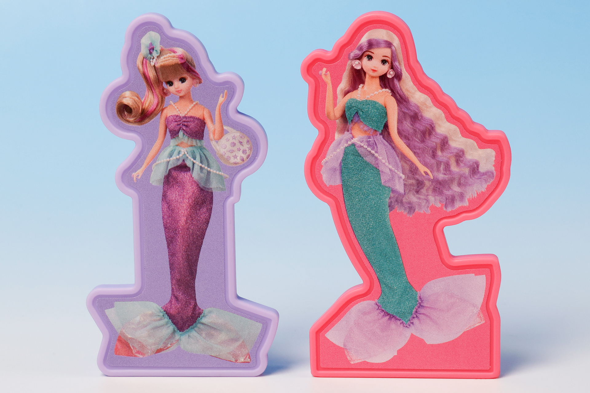 左がリカちゃんで右がゆいゆい