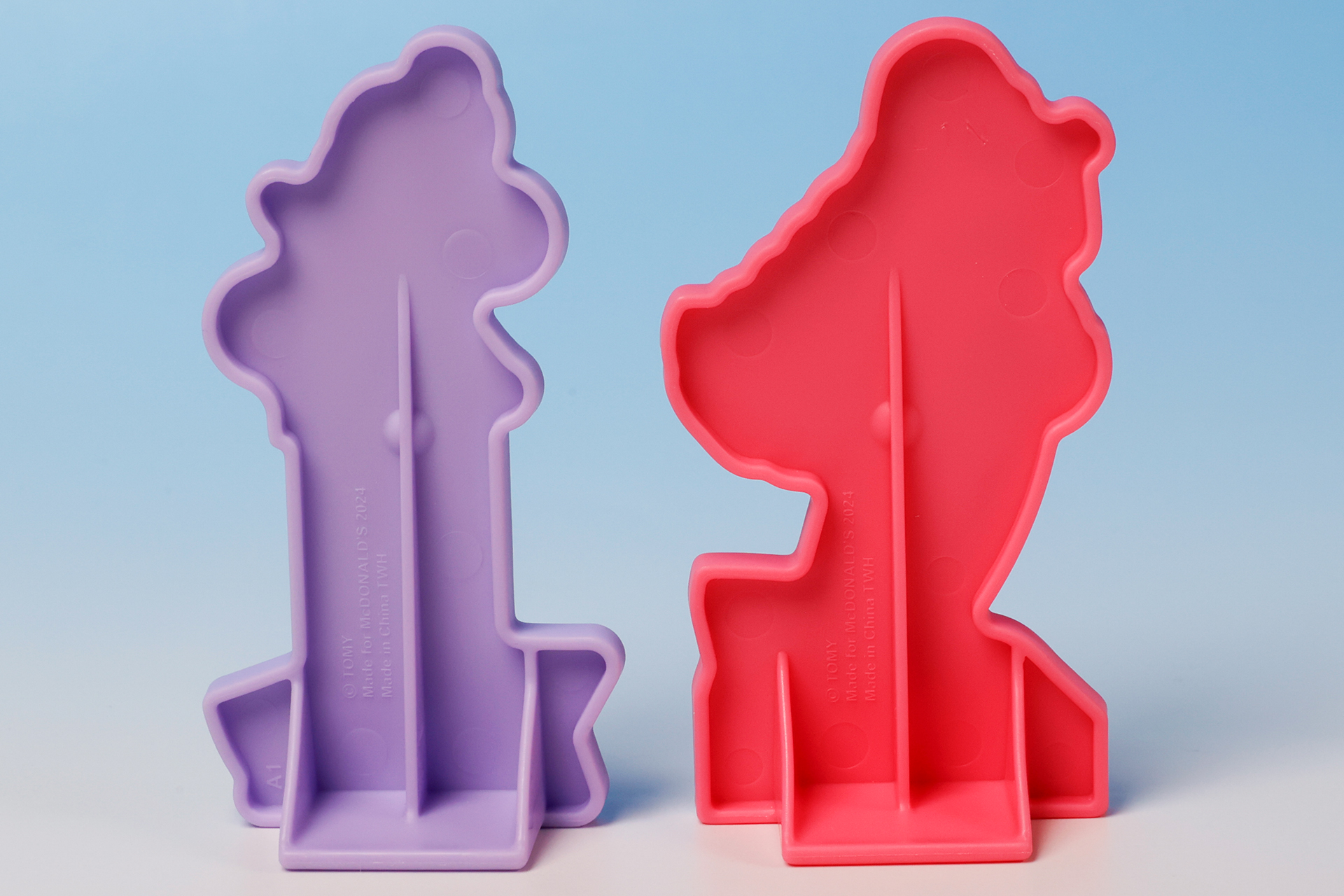 それぞれベースとなるスタンドのカラーが異なっているのも面白い