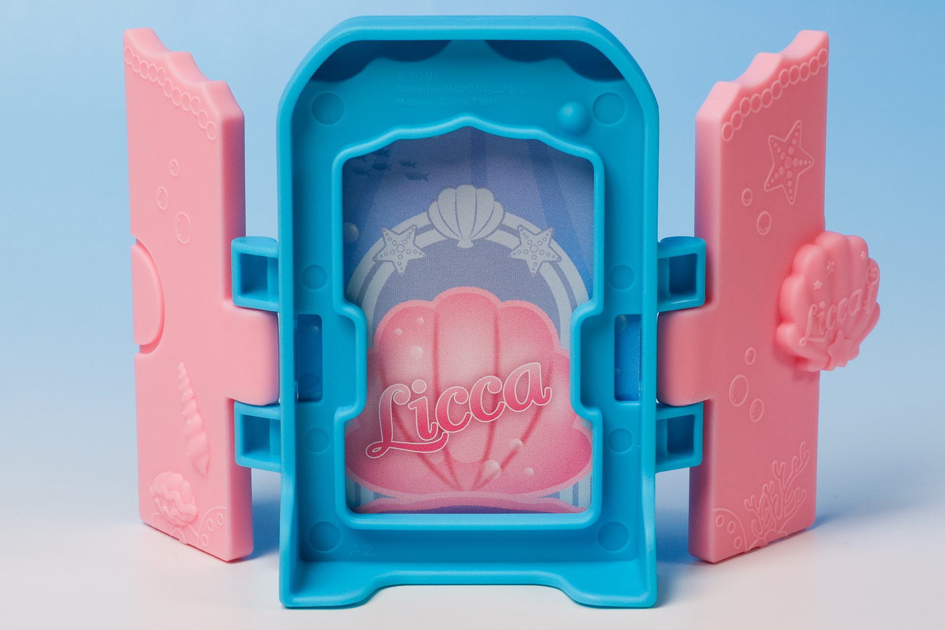 こちらは背景スタンドを裏面から見たところ