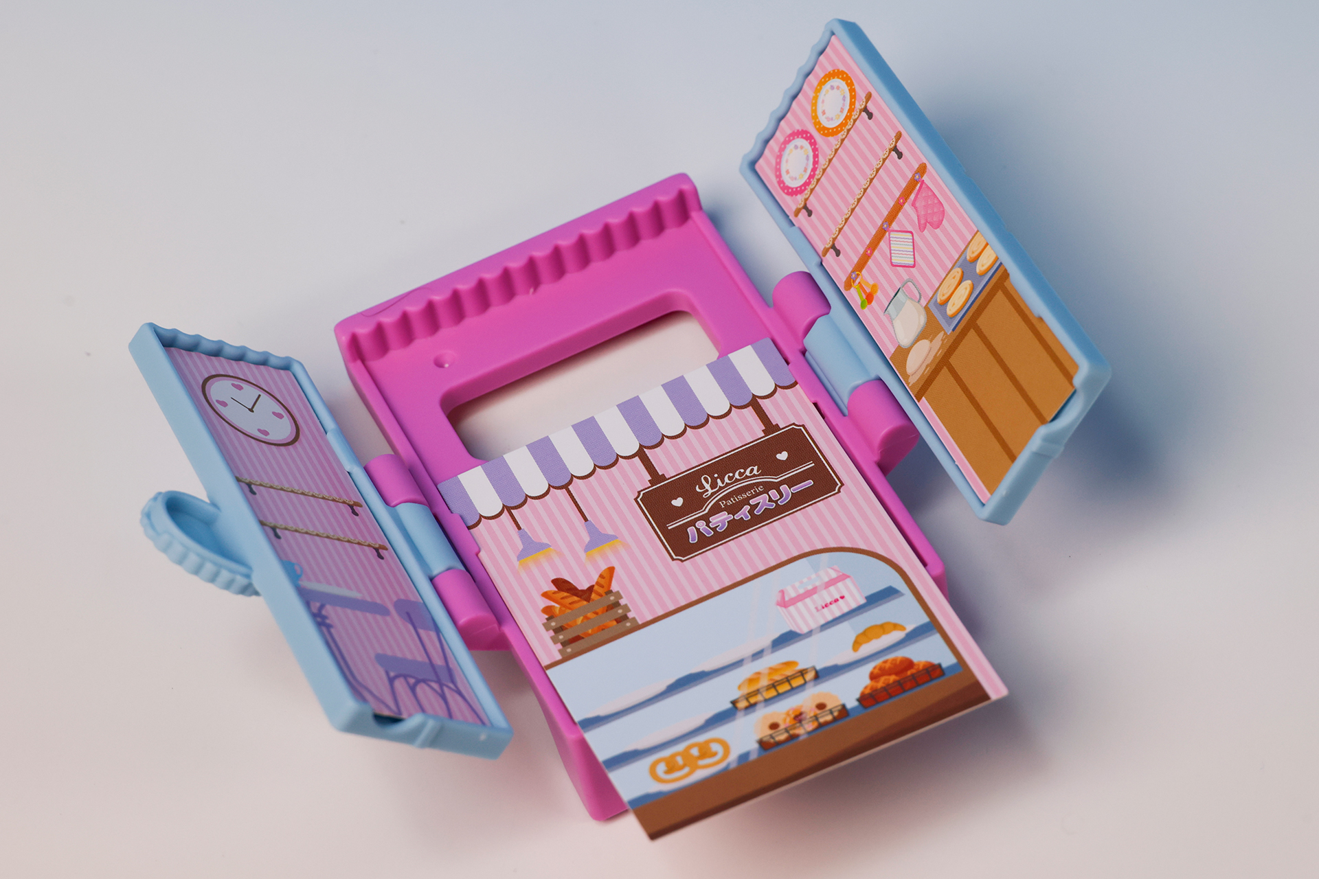 中央のカードを表と裏を入れ替えてみよう