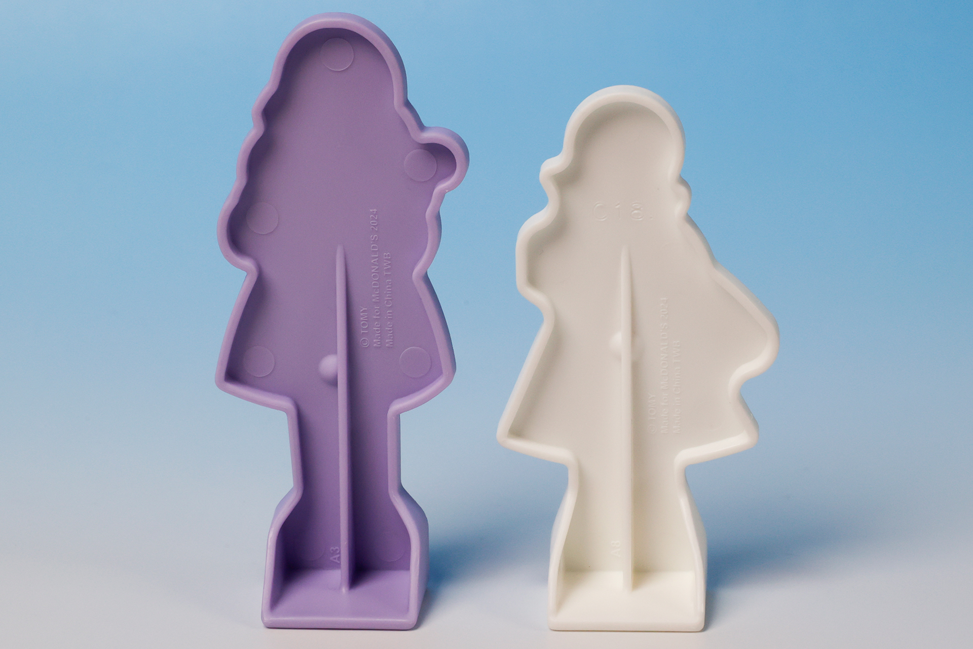 こちらは背面側。背の高さが結構違うのは面白い