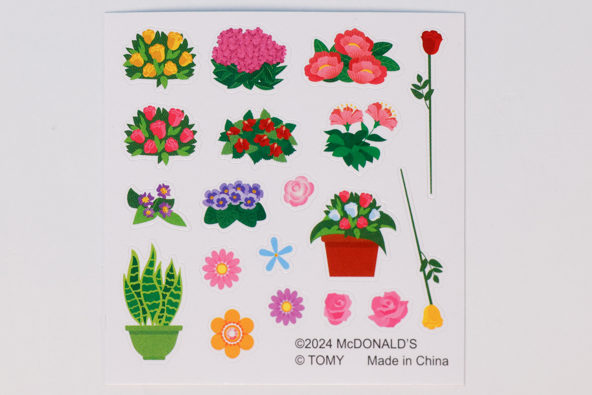 デコレーションシールにも、花がたくさん描かれている