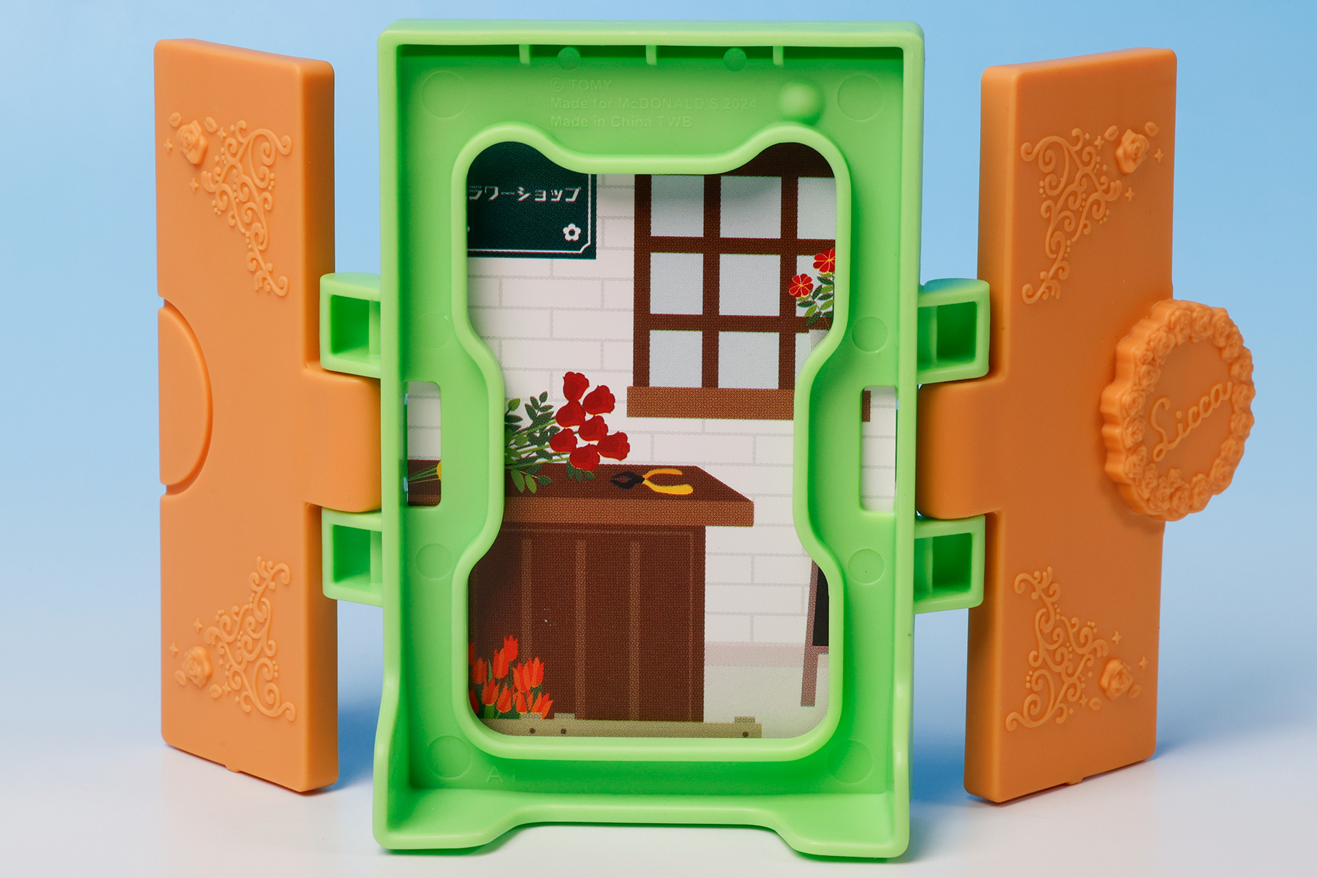 こちらは背景スタンドの裏側だ